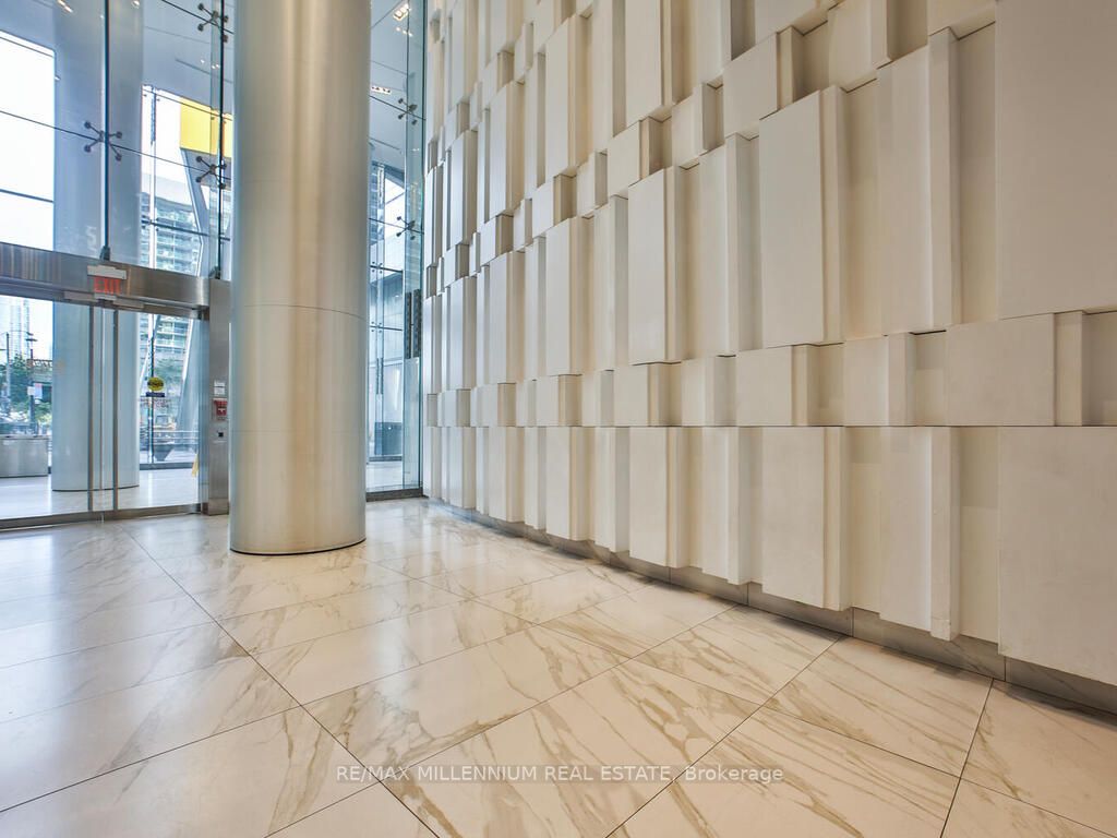 14 York St W, #2804