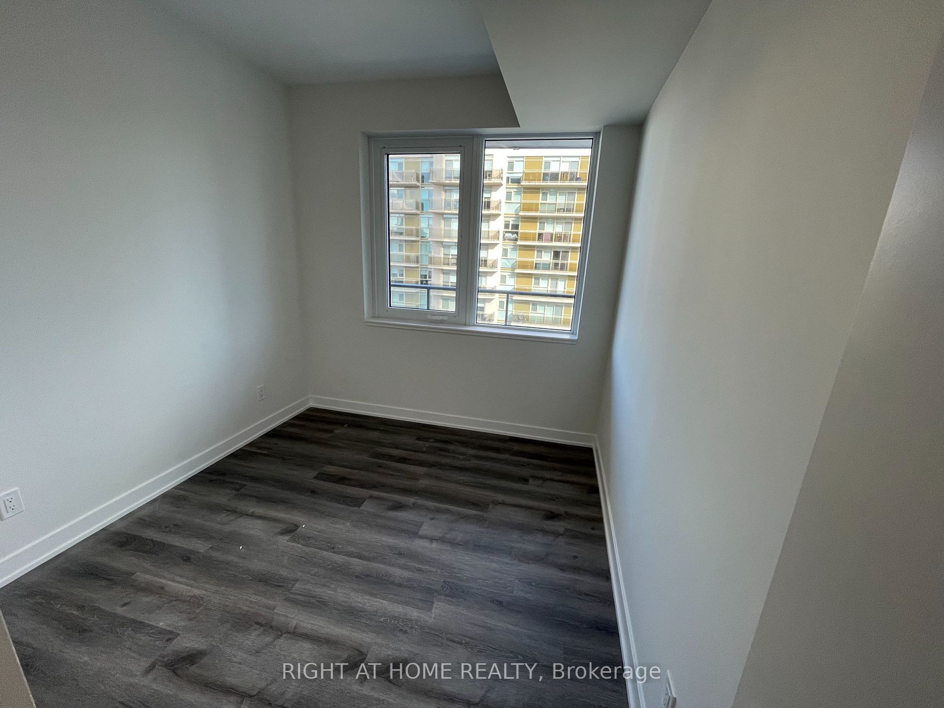 15 Ellerslie Ave, #1210