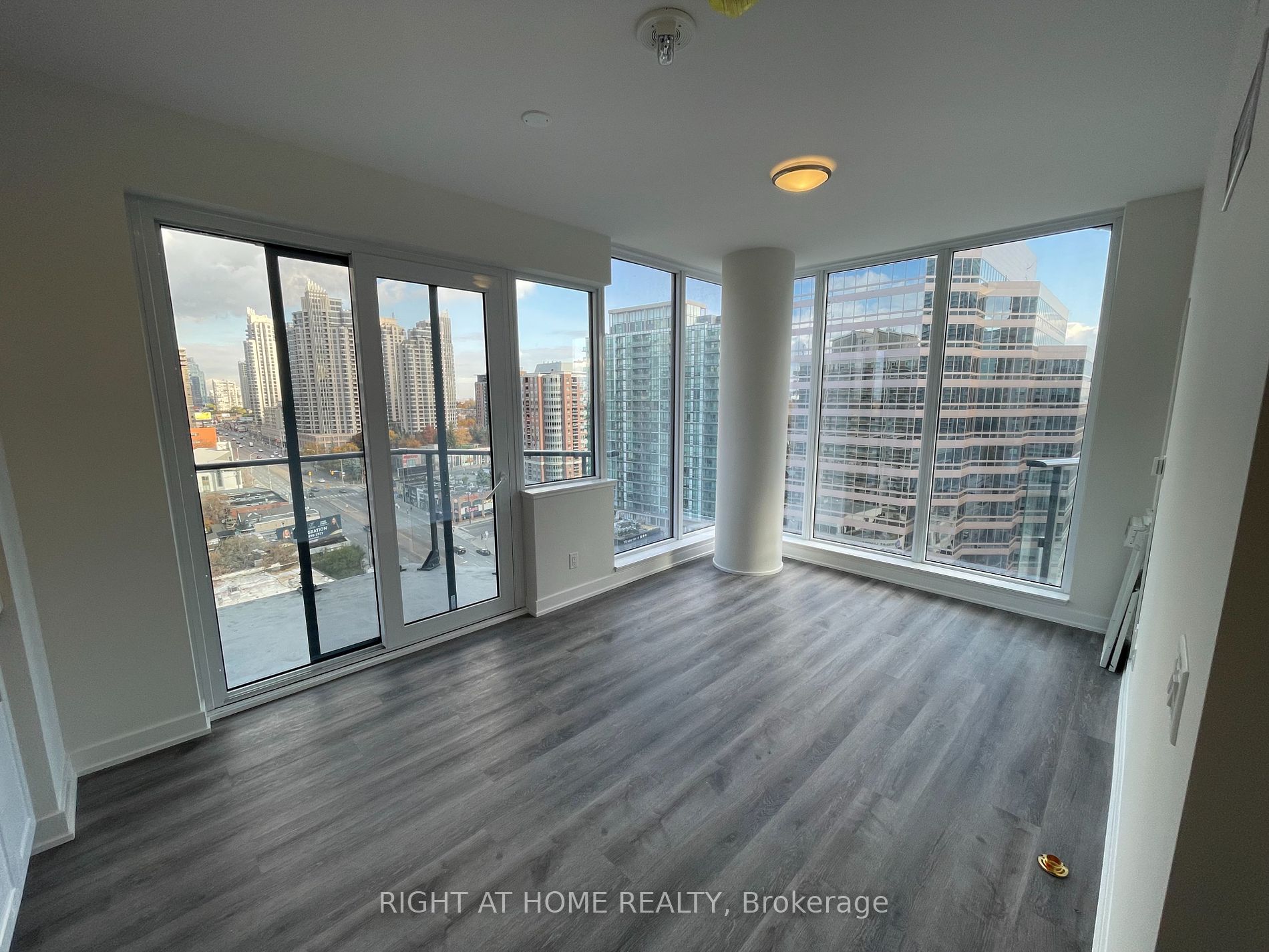 15 Ellerslie Ave, #1210