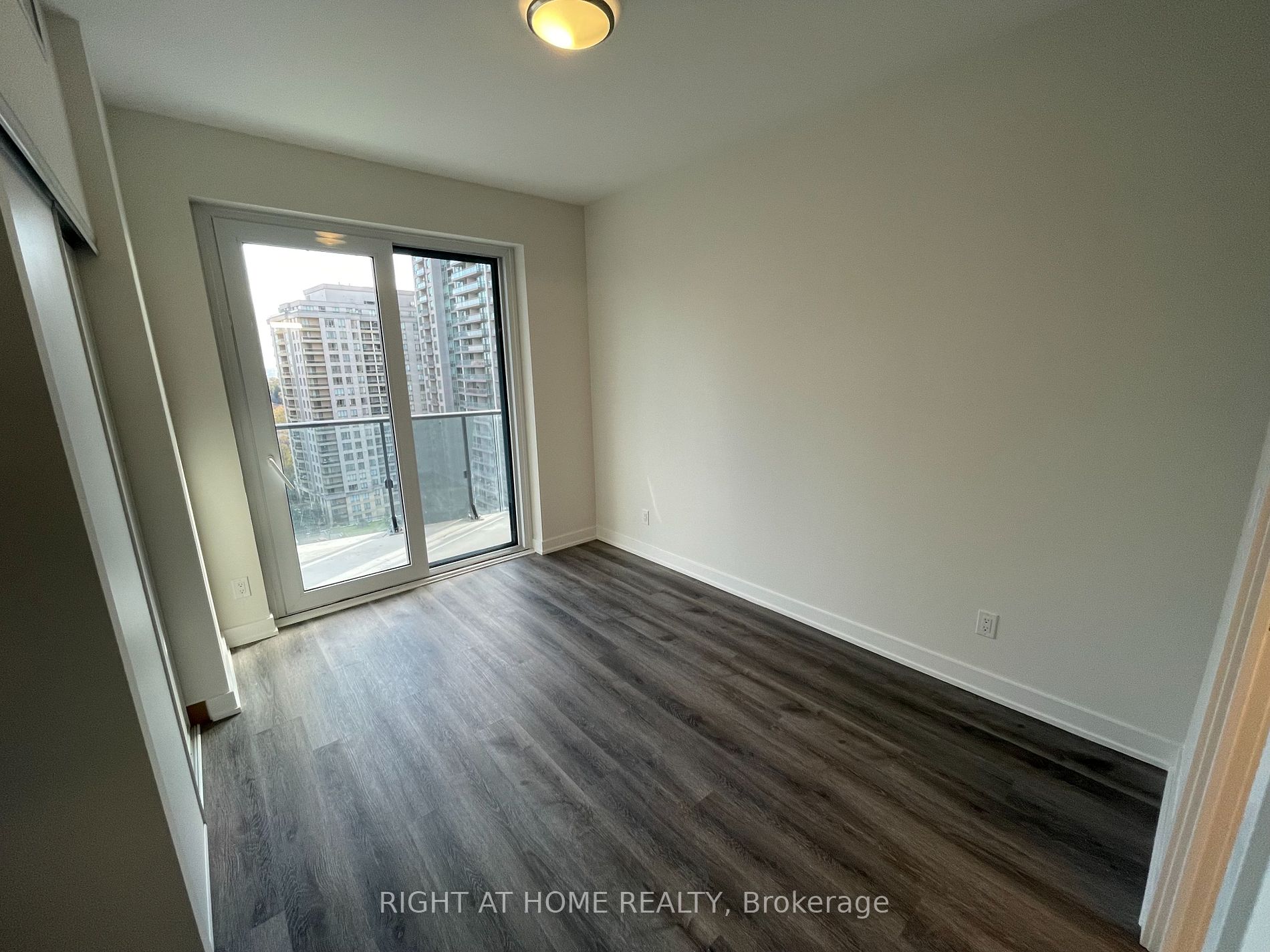 15 Ellerslie Ave, #1210