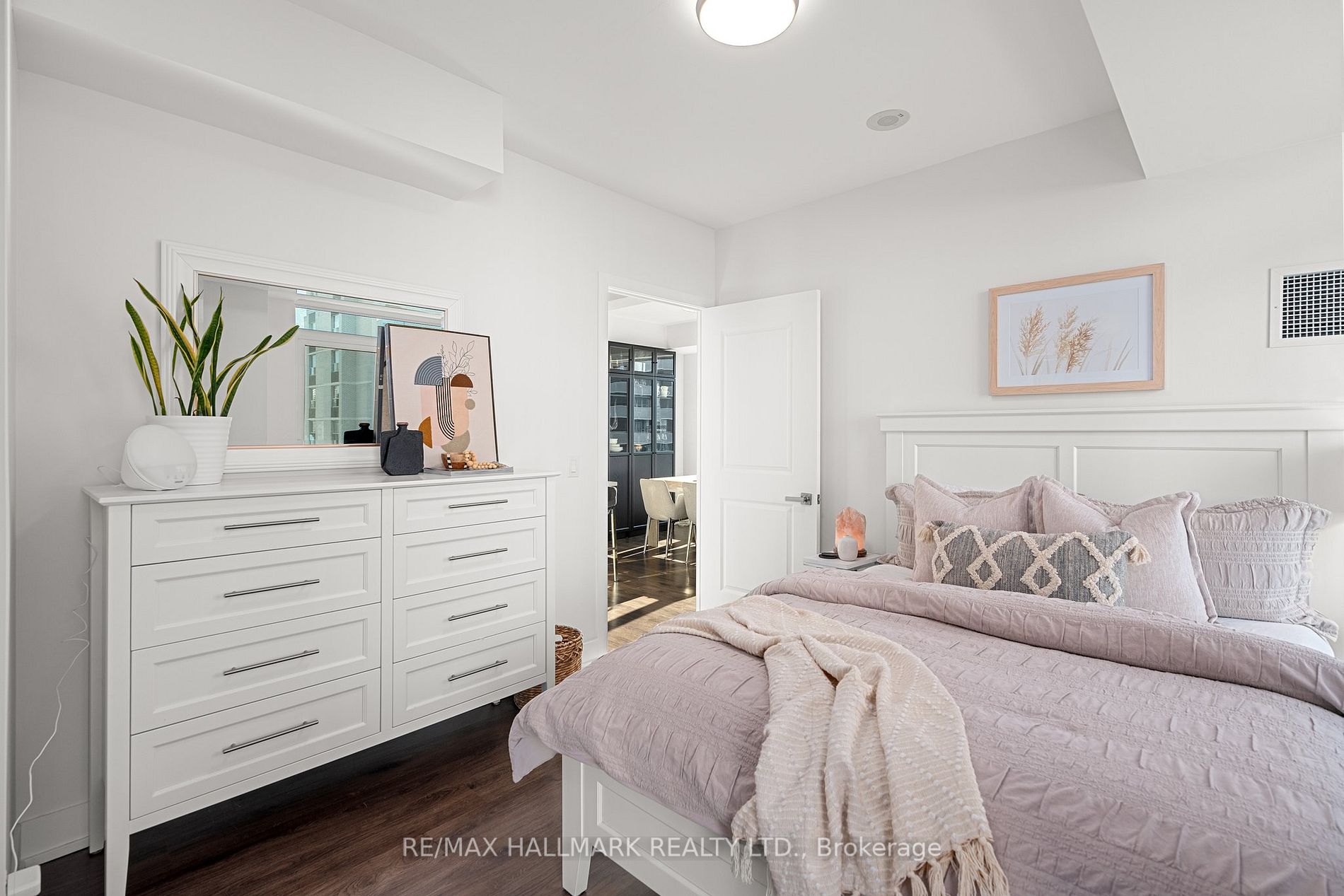 68 Merton St, #1207