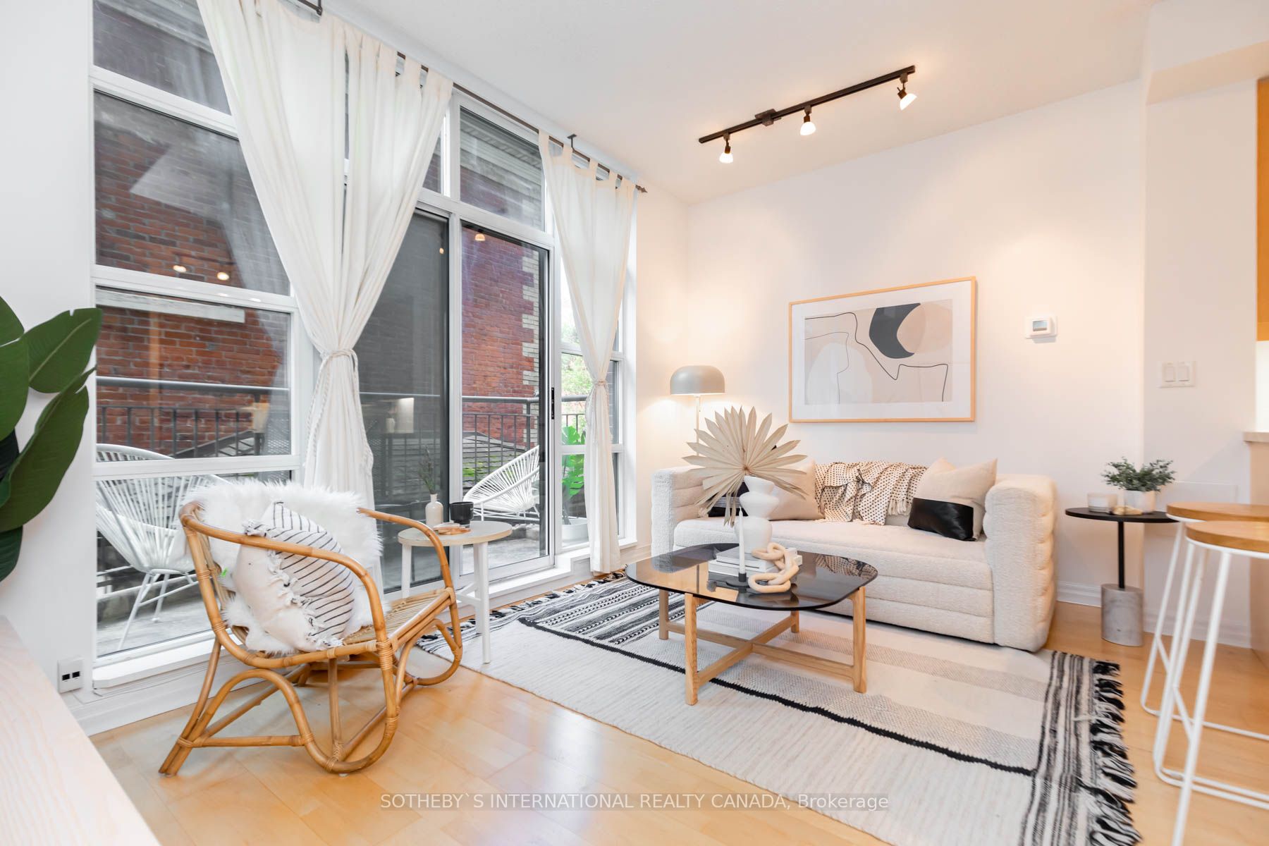 901 Queen St W, #224