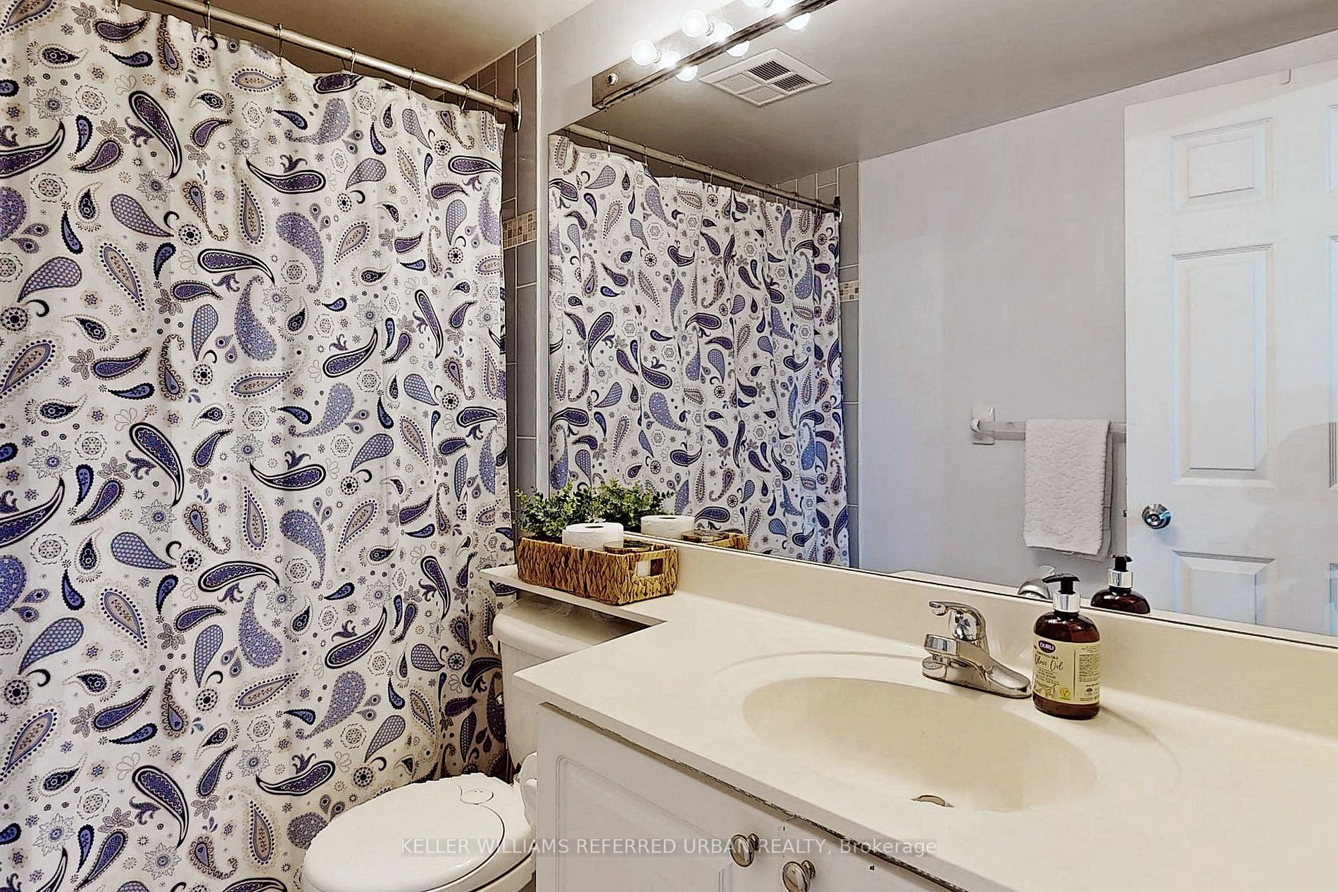35 Finch Ave E, #1505
