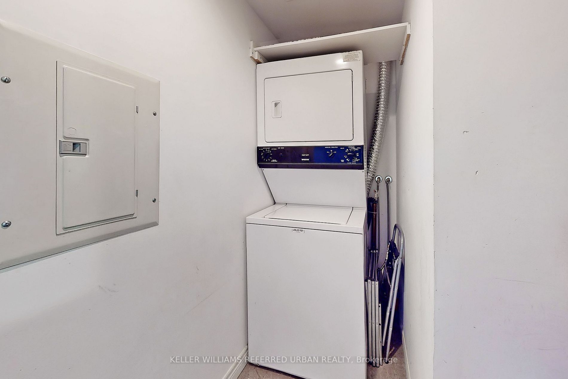 35 Finch Ave E, #1505
