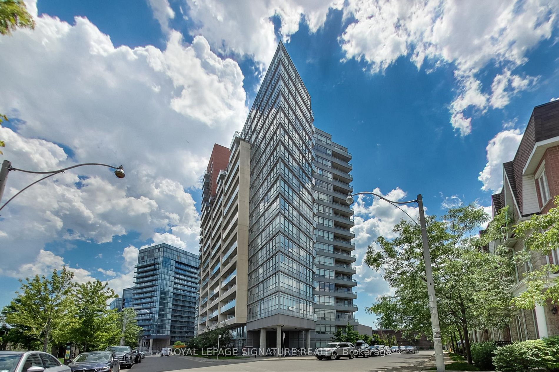 38 Joe Shuster Way, #926