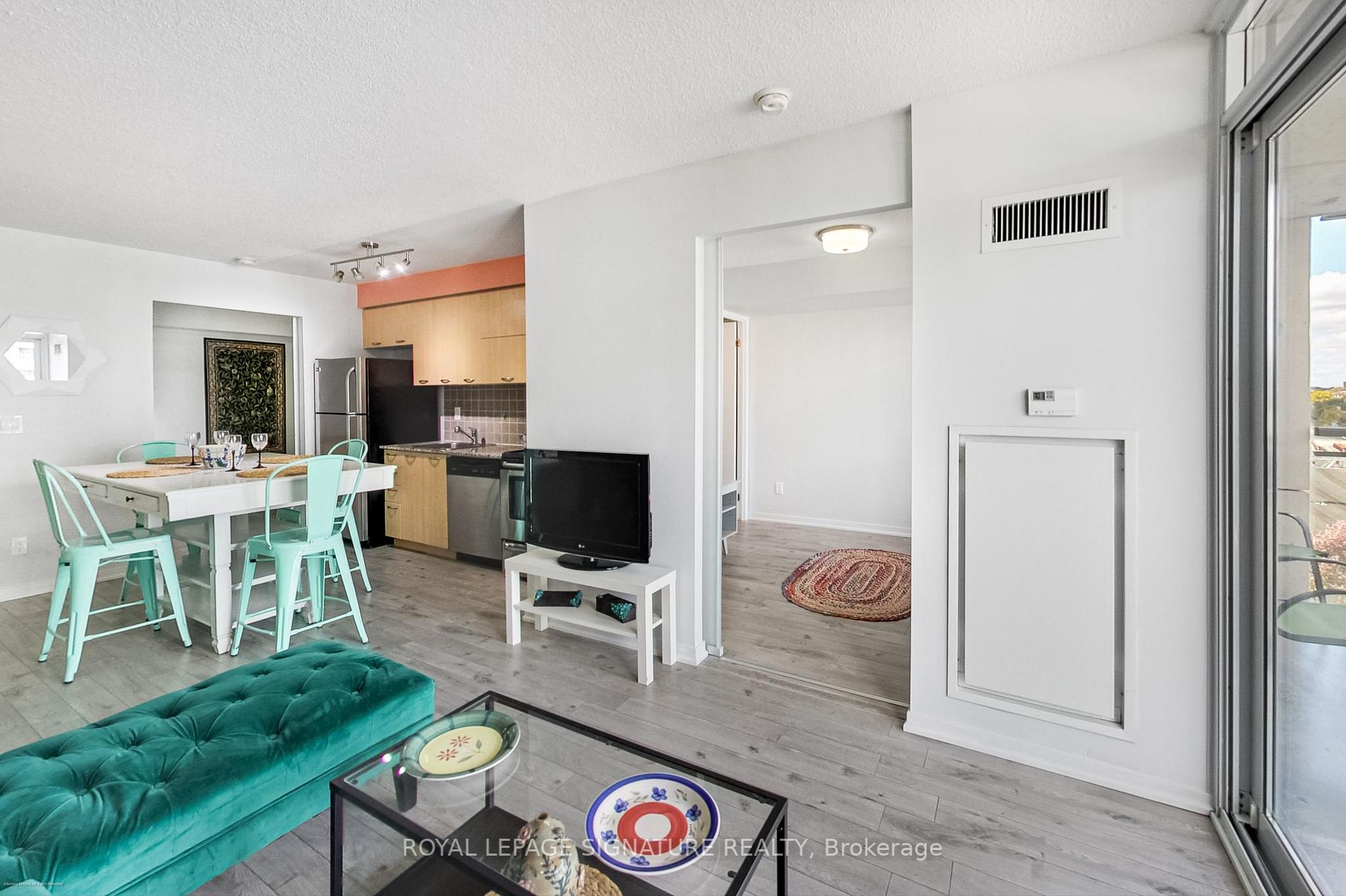 38 Joe Shuster Way, #926