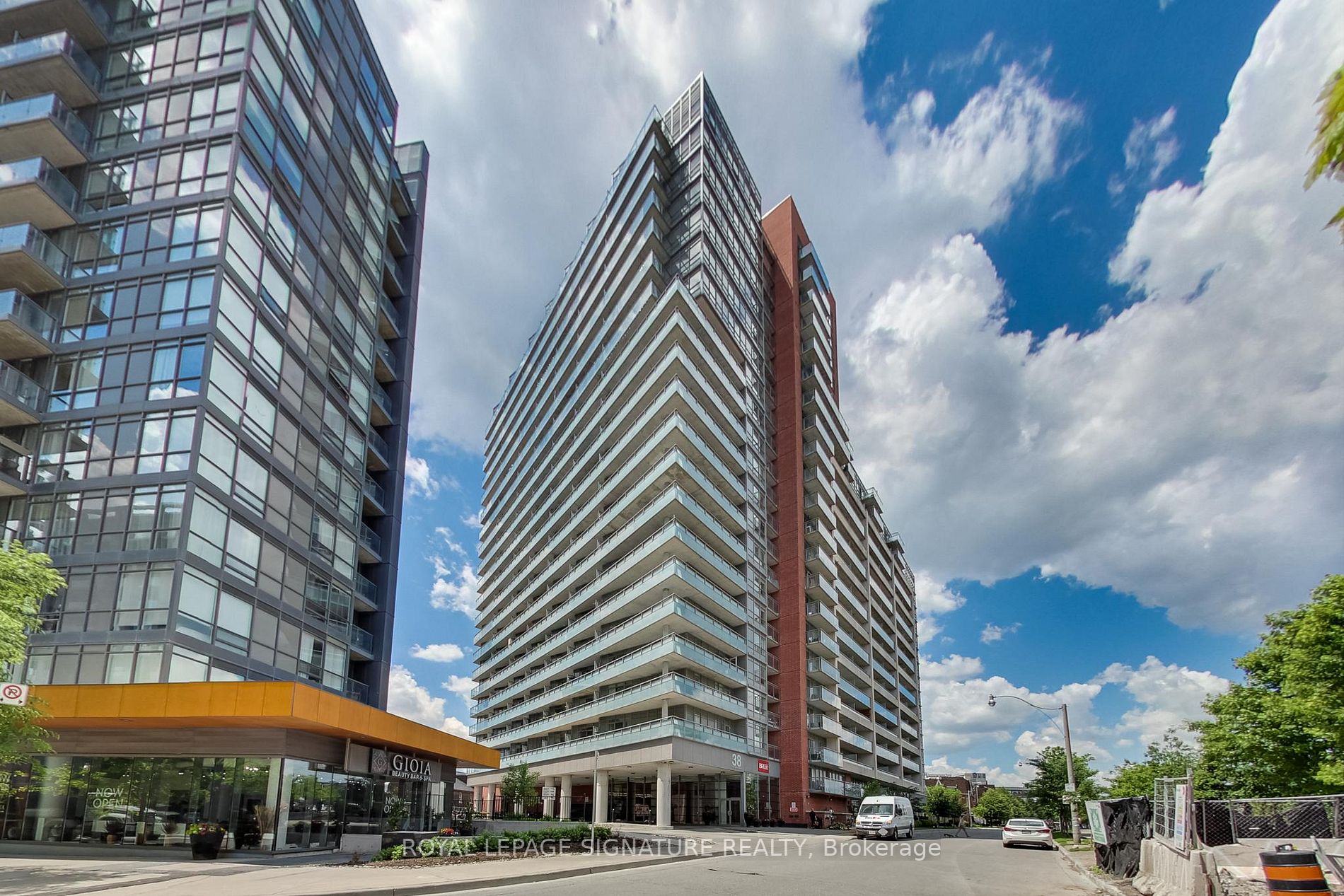 38 Joe Shuster Way, #926