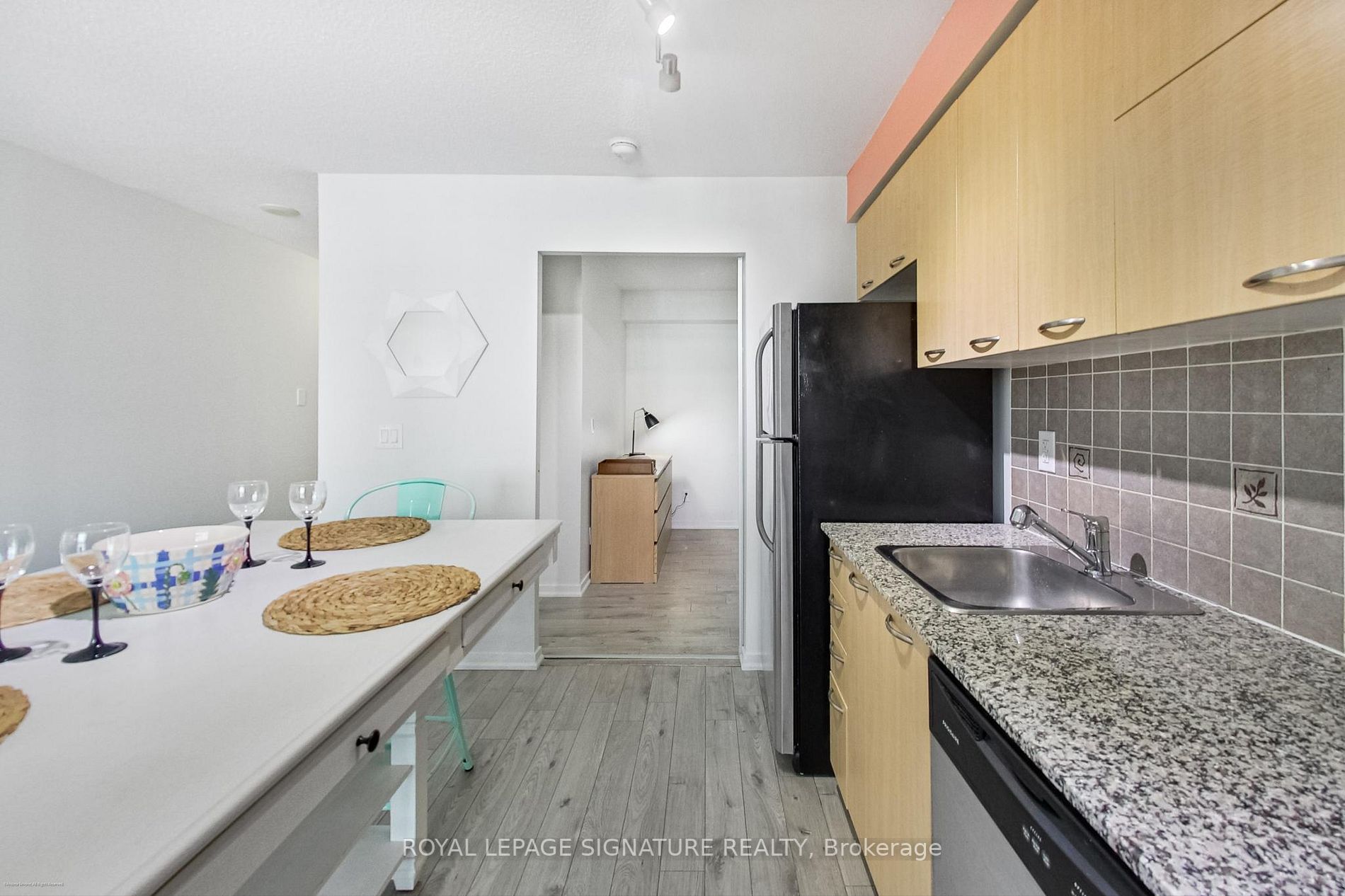 38 Joe Shuster Way, #926