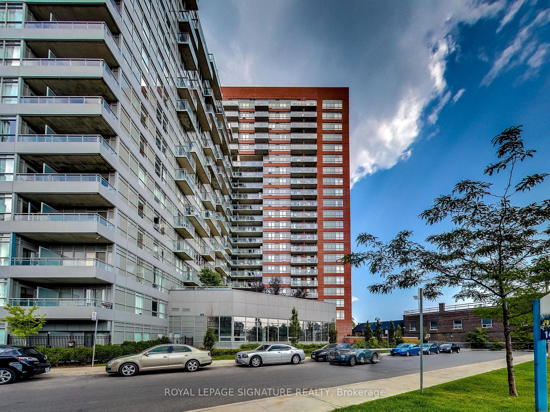 38 Joe Shuster Way, #926