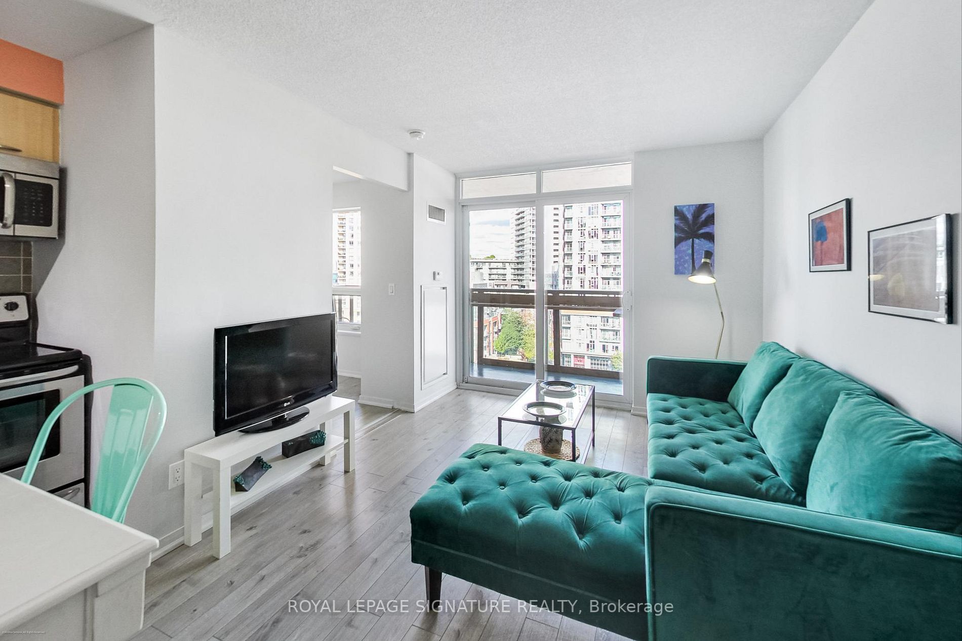 38 Joe Shuster Way, #926