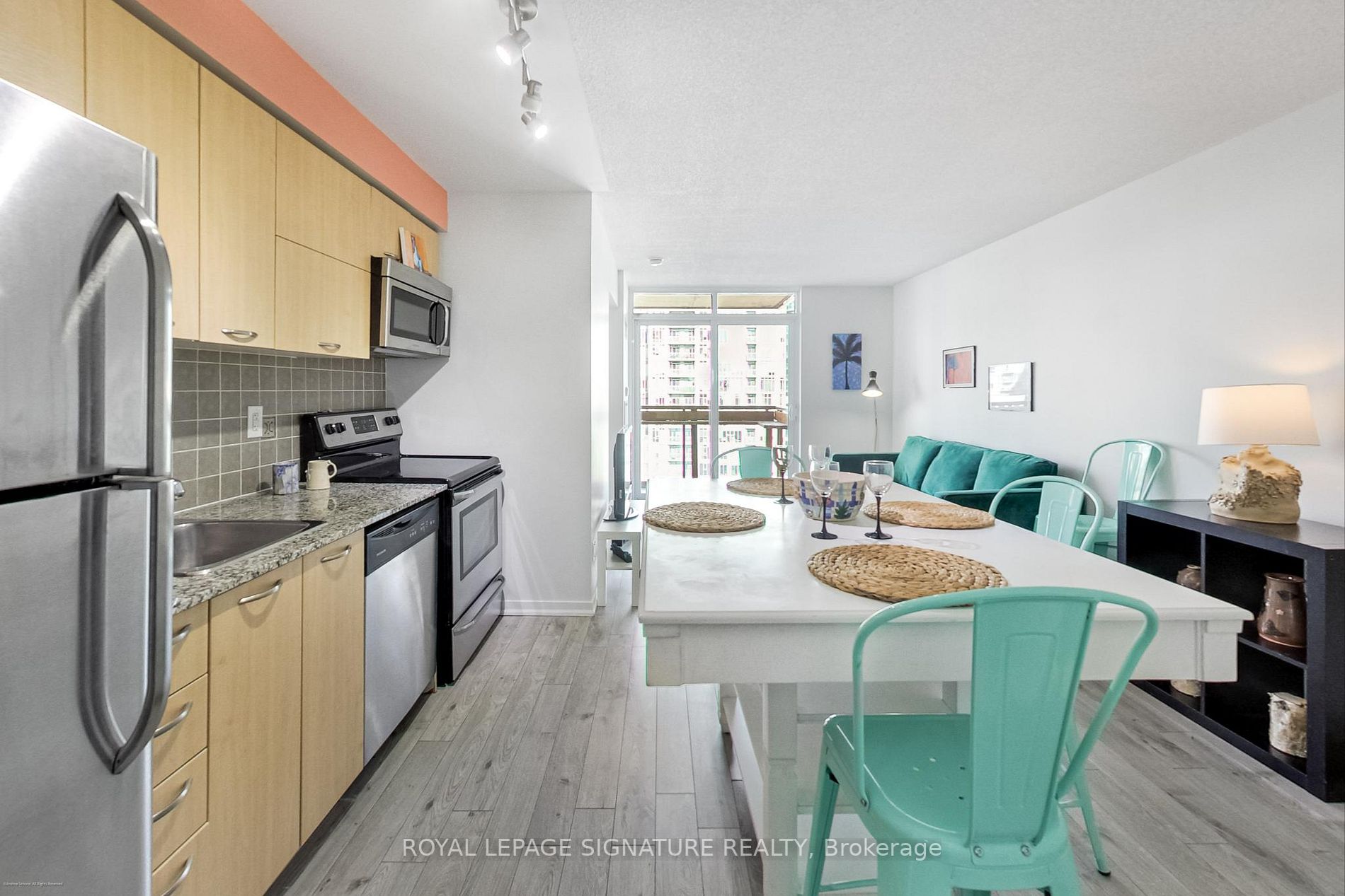 38 Joe Shuster Way, #926