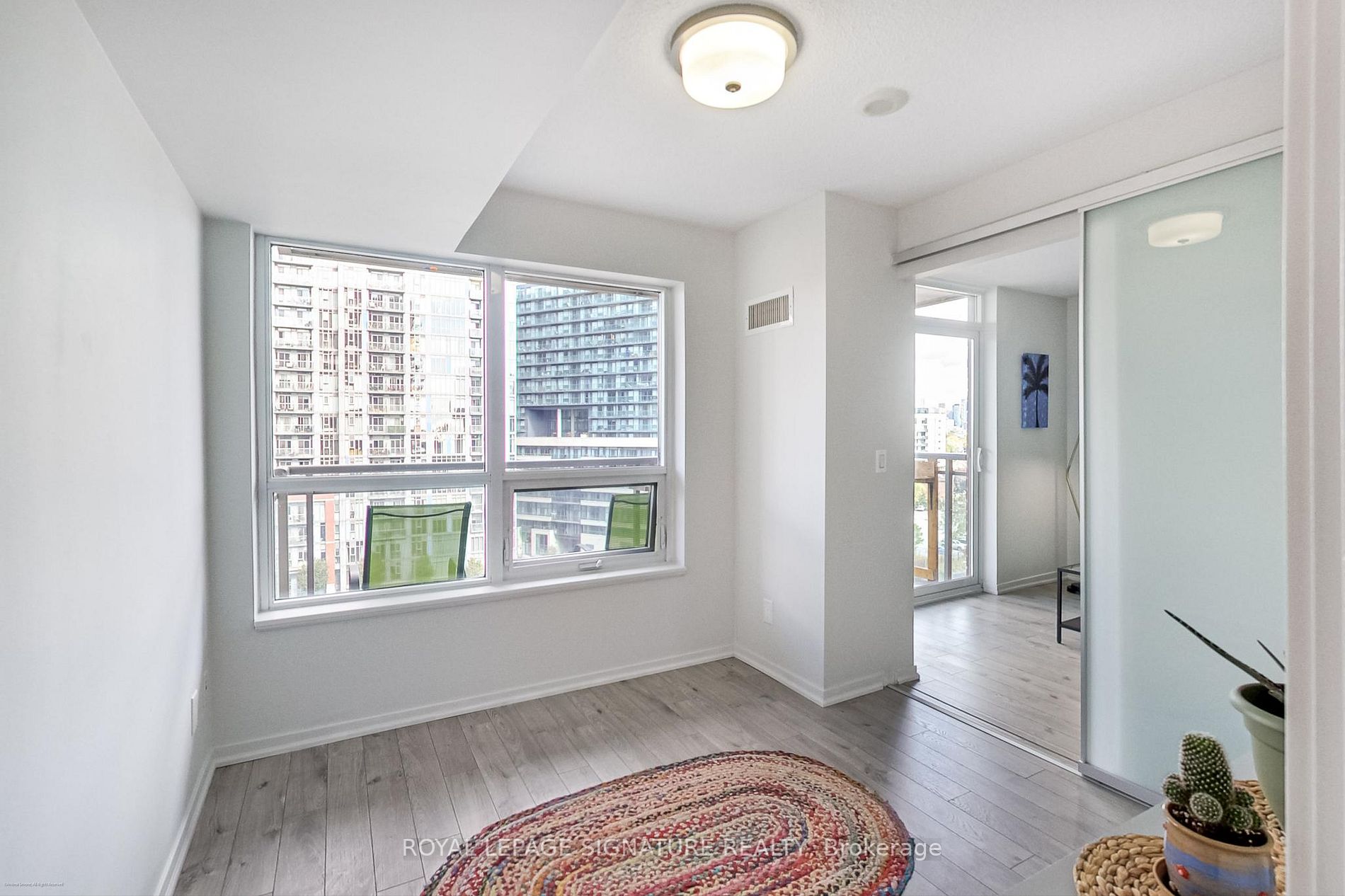 38 Joe Shuster Way, #926