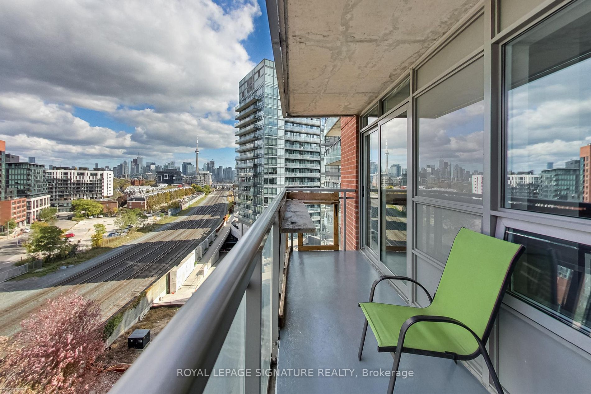 38 Joe Shuster Way, #926