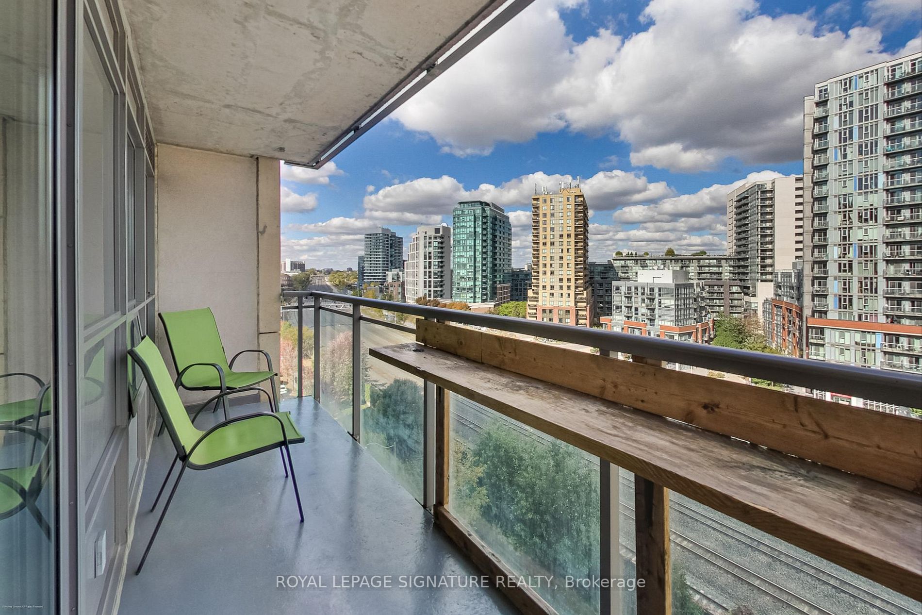 38 Joe Shuster Way, #926
