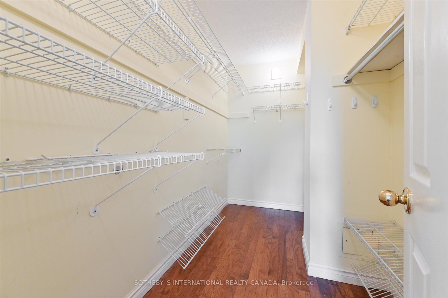 40 Rosehill Ave, #502