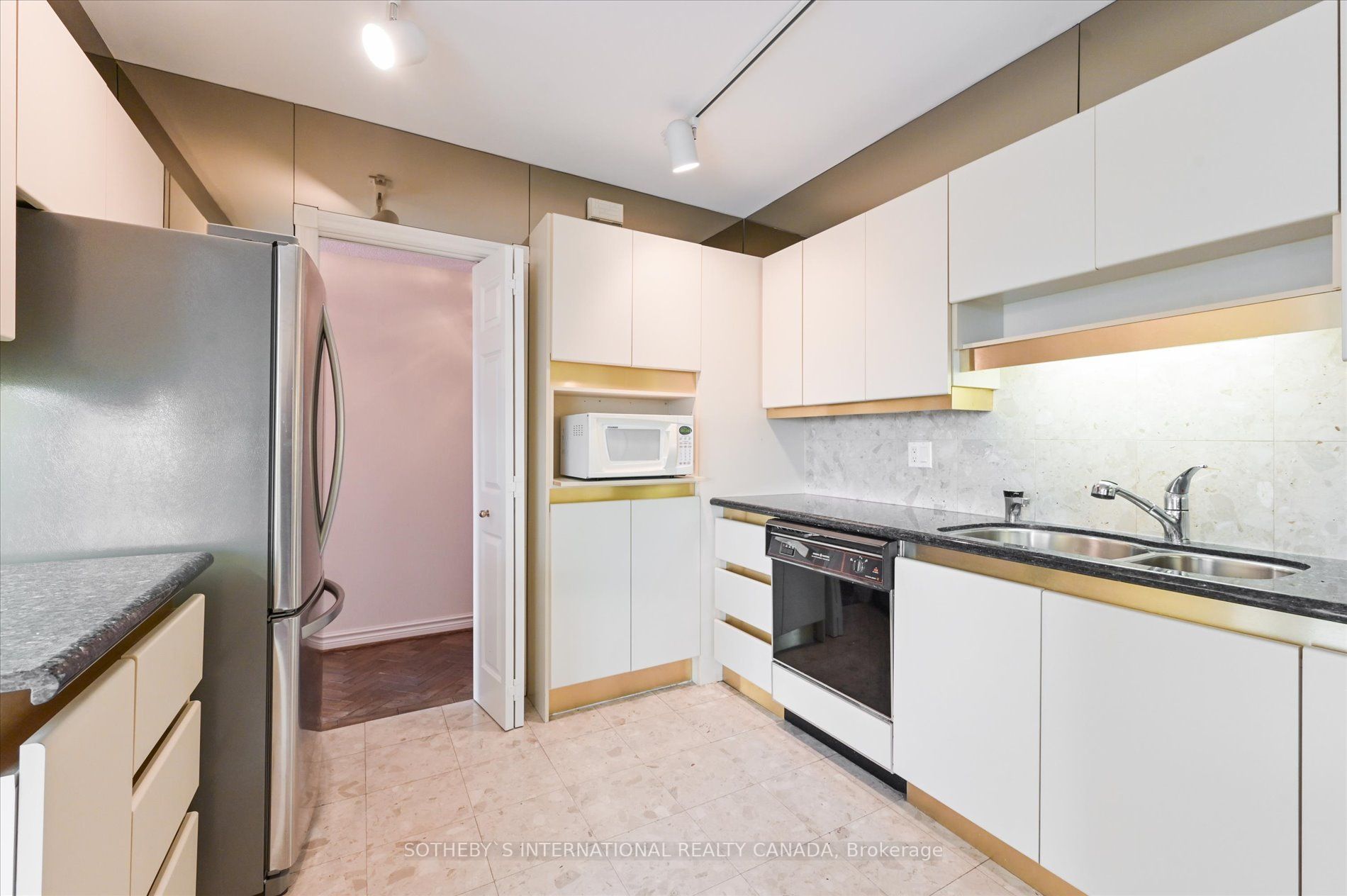 40 Rosehill Ave, #502