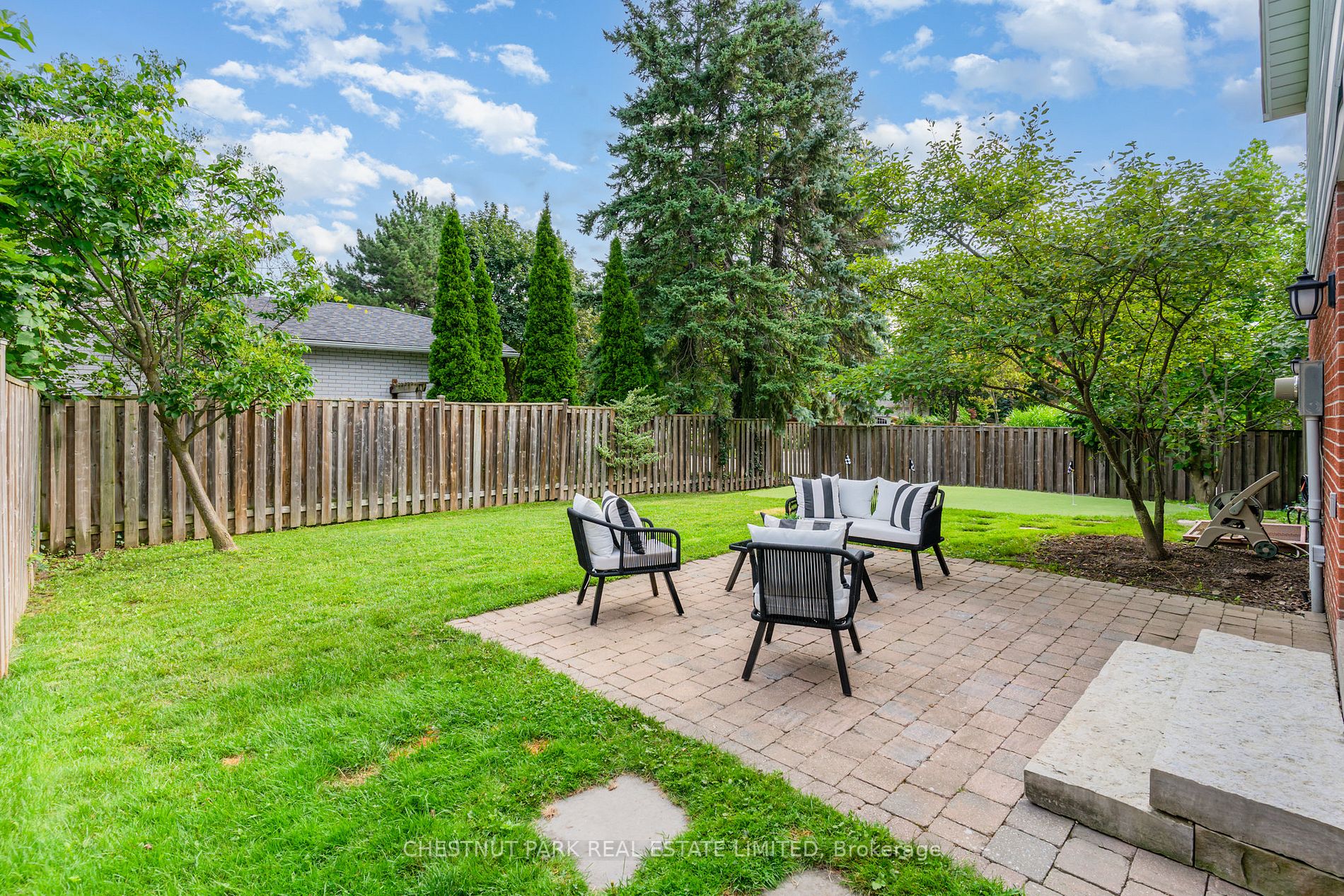 12 Barrydale Cres