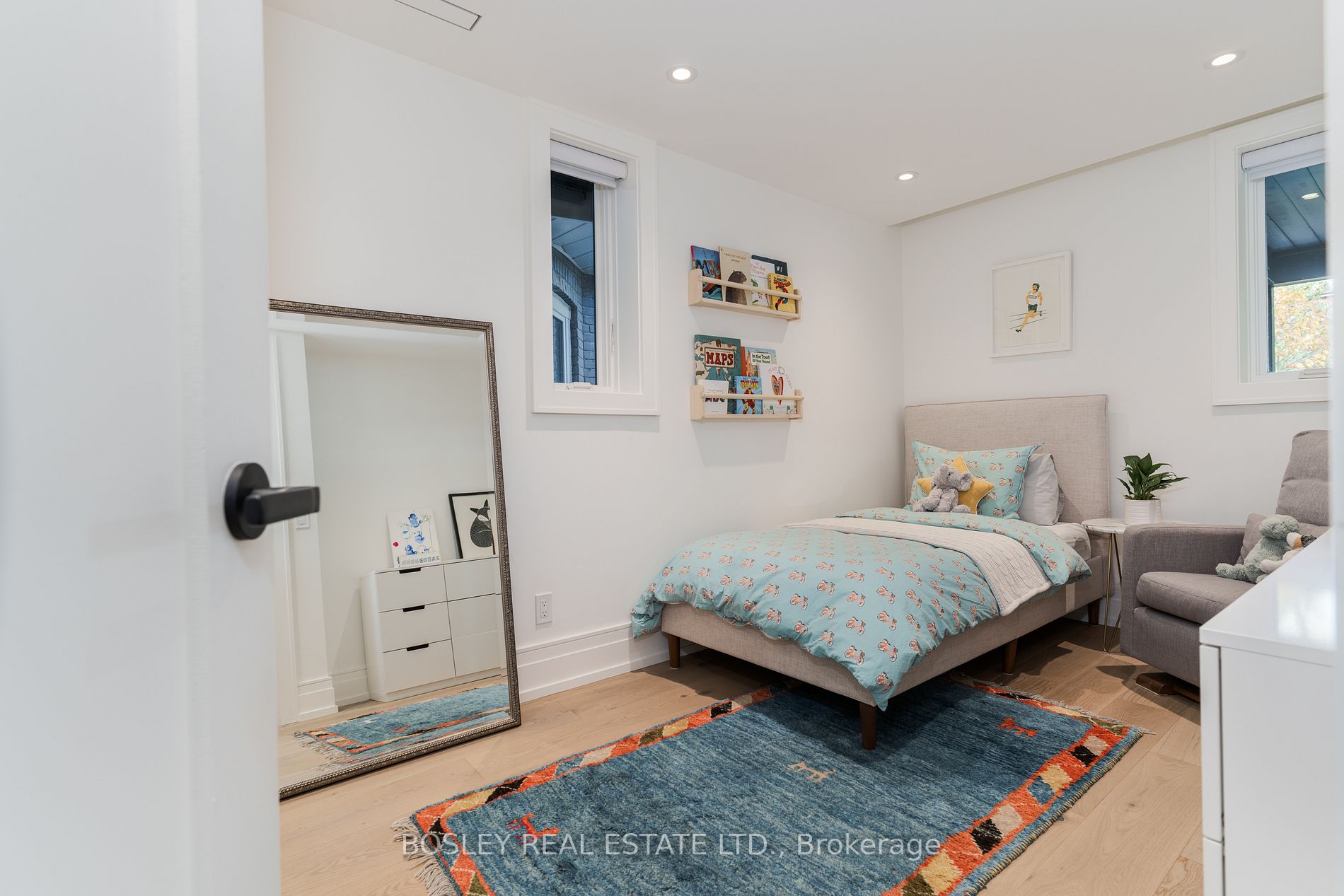 36 Macpherson Ave