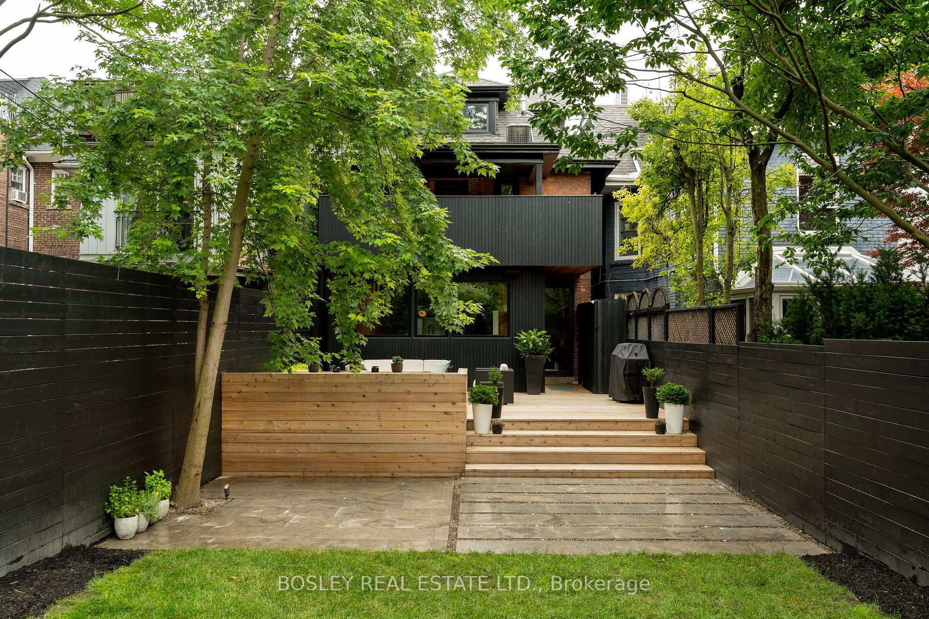 36 Macpherson Ave