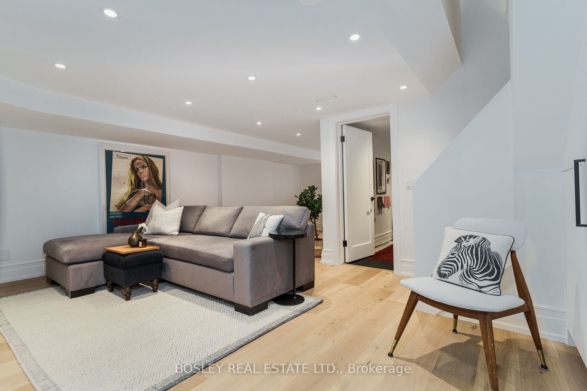 36 Macpherson Ave