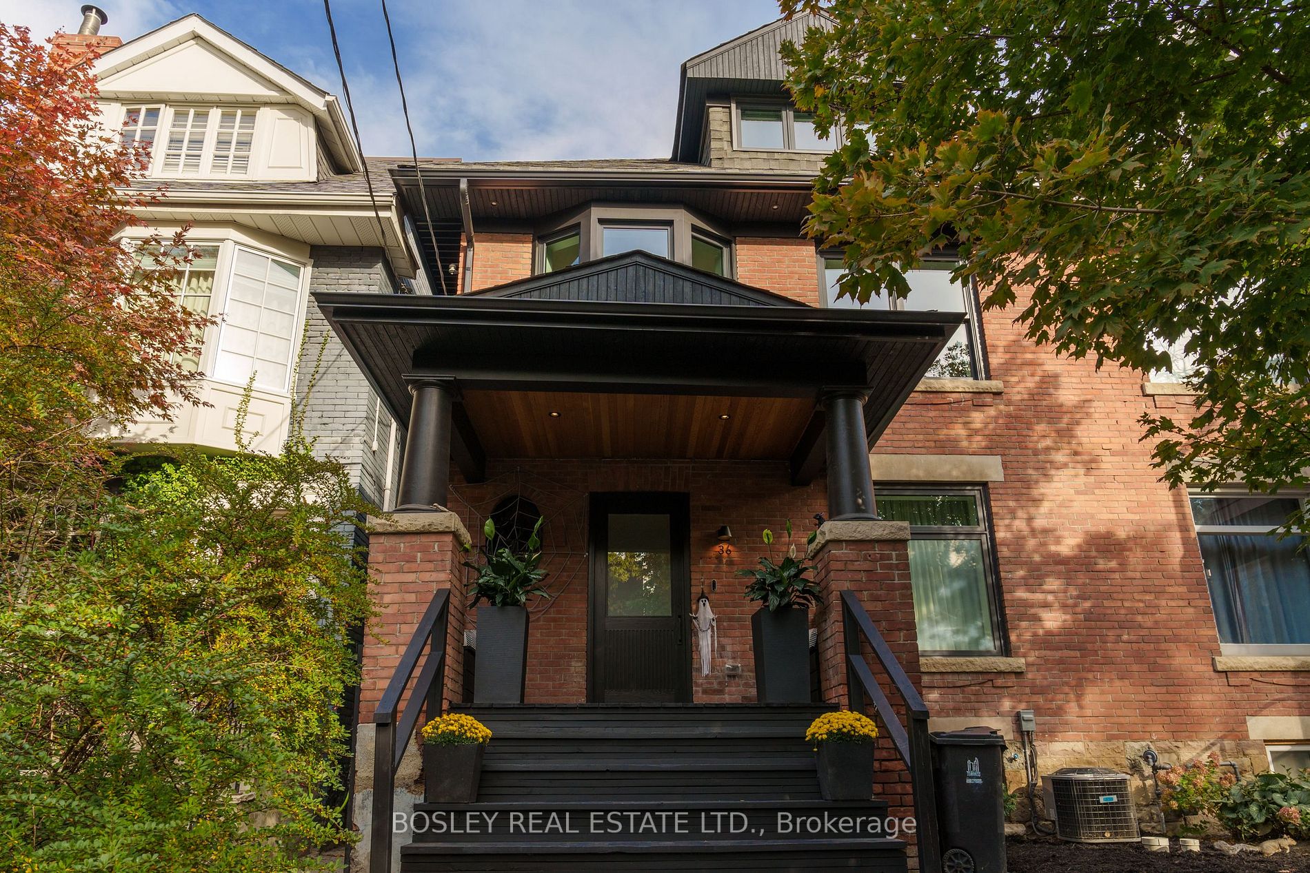 36 Macpherson Ave