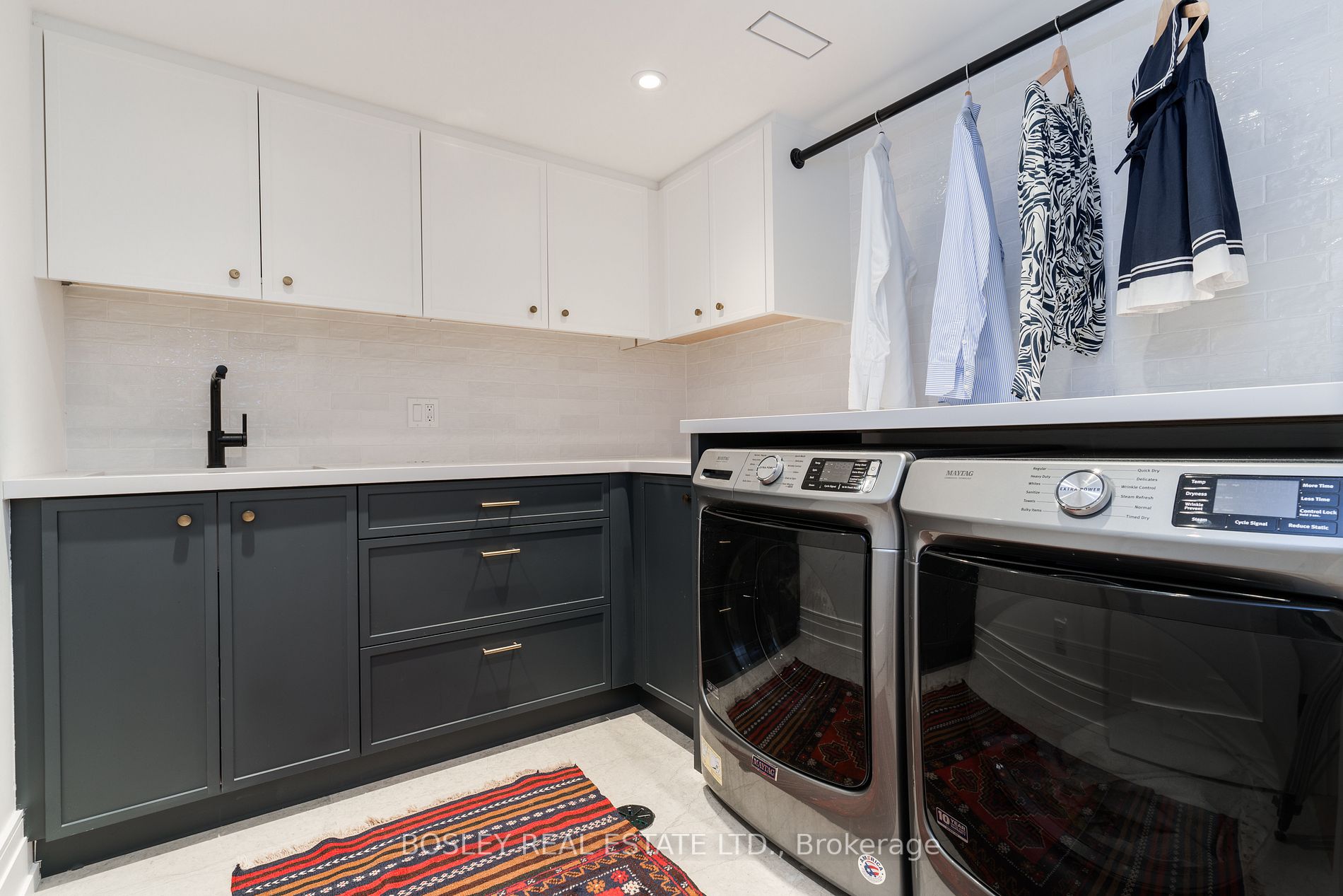 36 Macpherson Ave