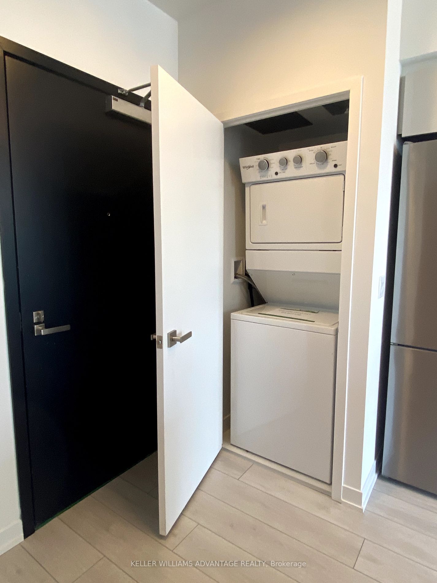 31 Tippett Rd, #1607