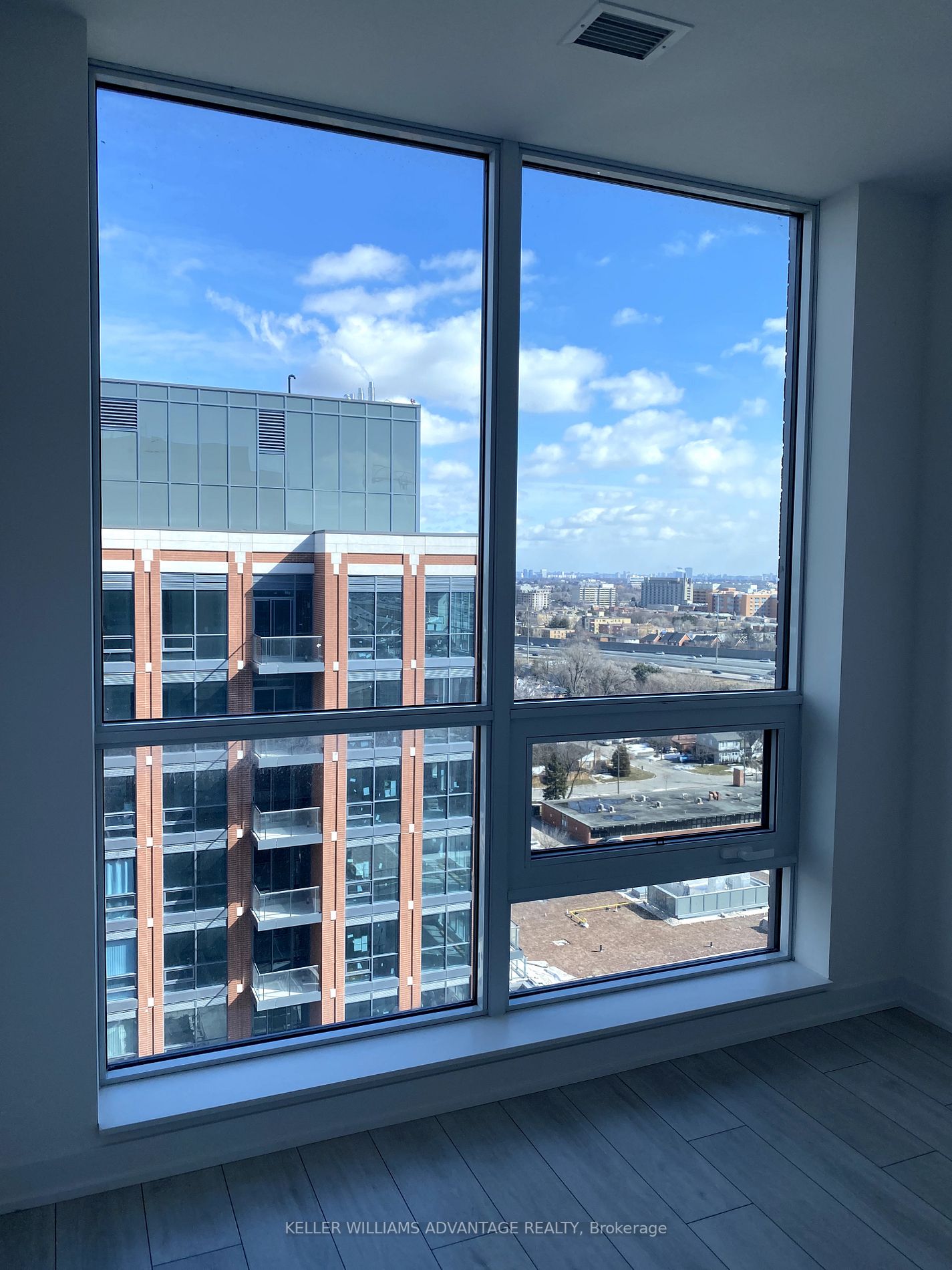 31 Tippett Rd, #1607