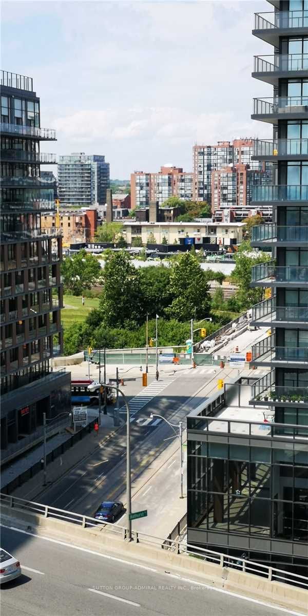 19 Bathurst St, #1205