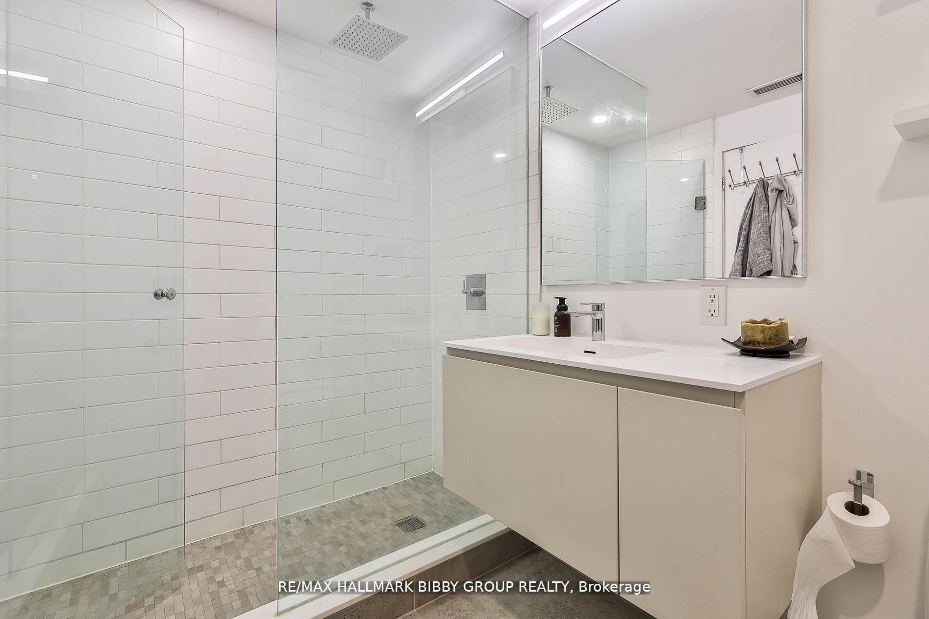 42 Camden St, #203