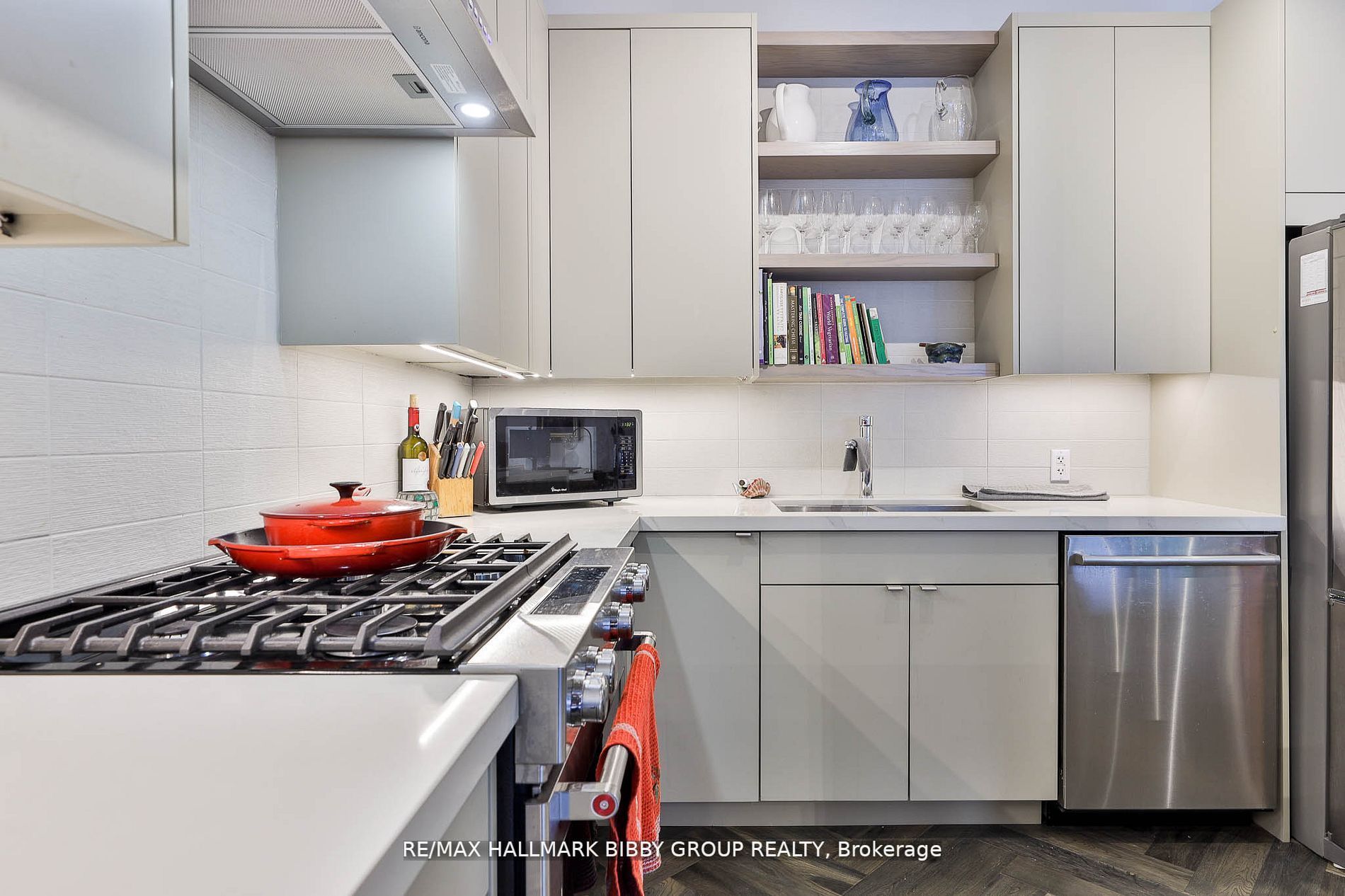 42 Camden St, #203