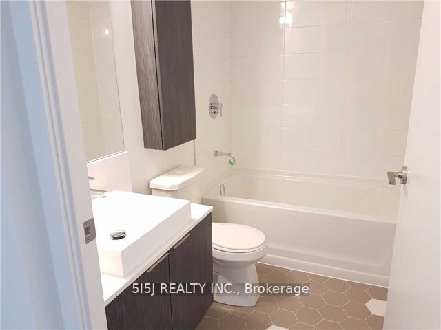 68 Shuter St, #2803