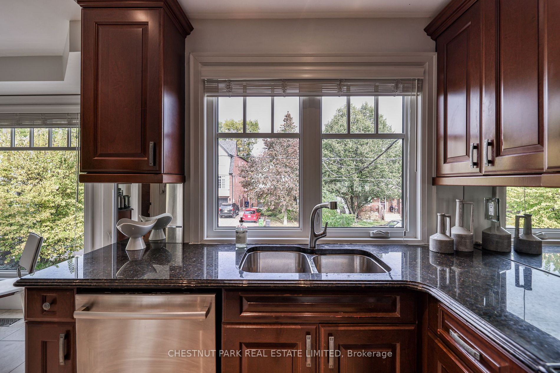 219 Glenforest Rd