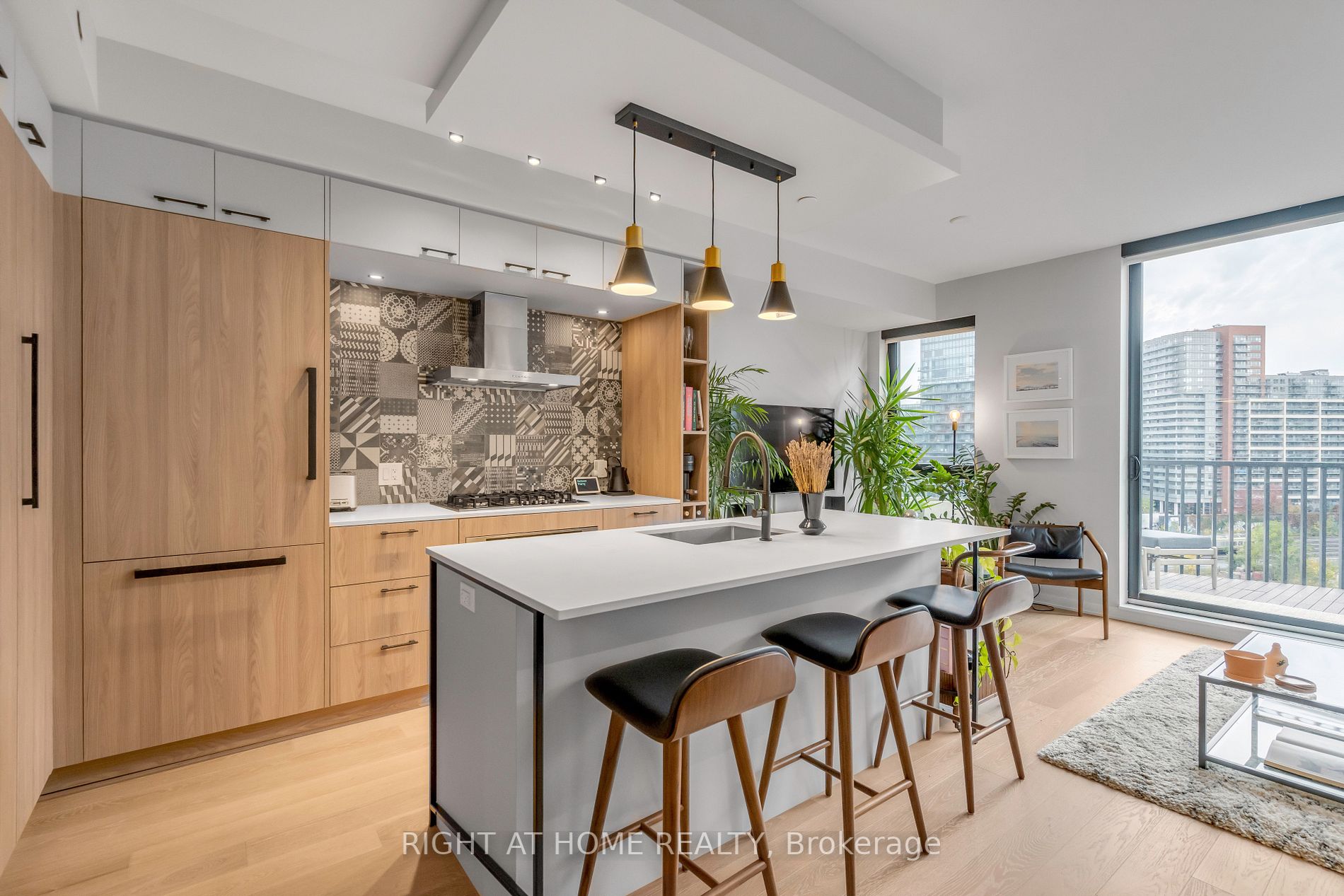 41 Dovercourt Rd, #906