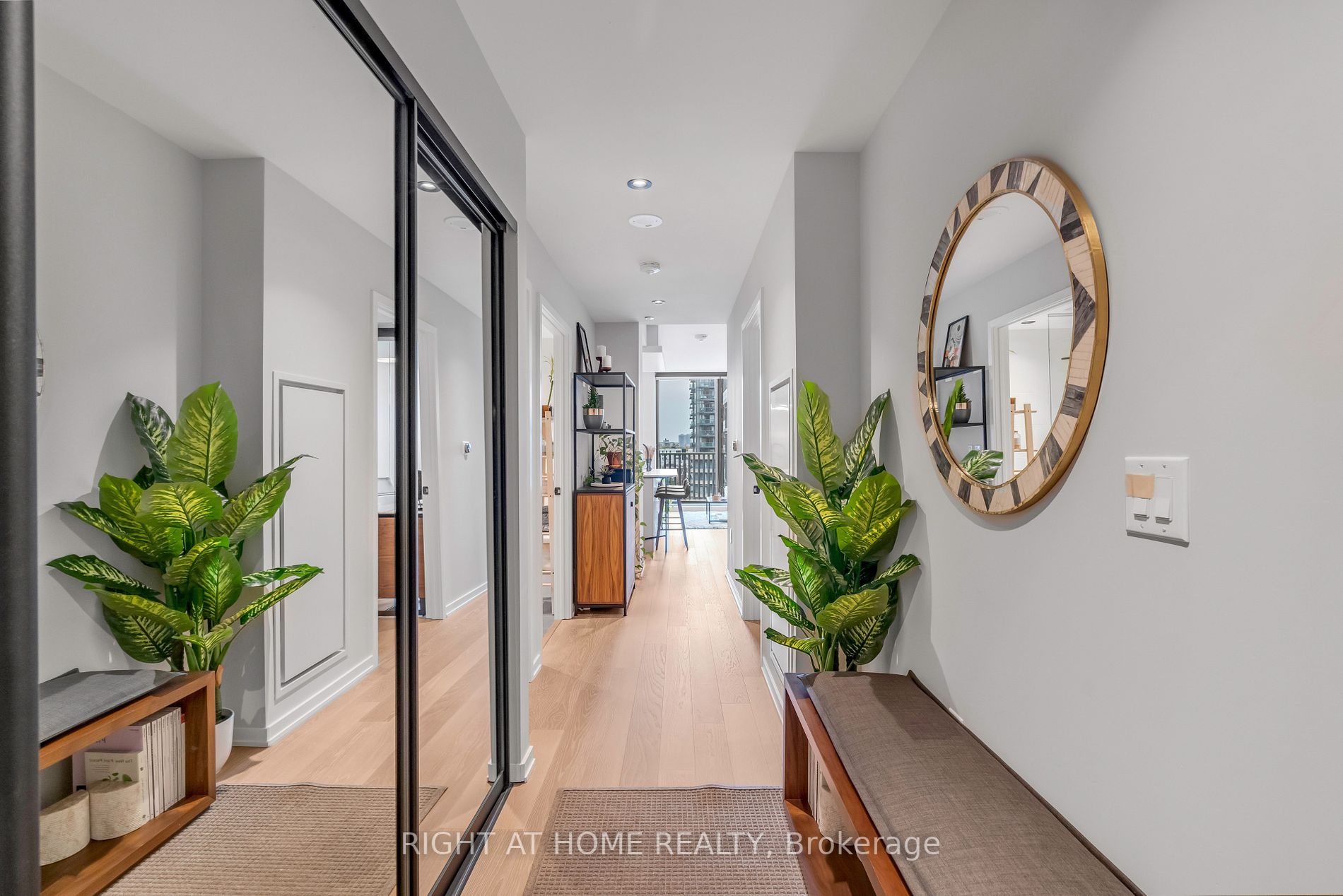 41 Dovercourt Rd, #906