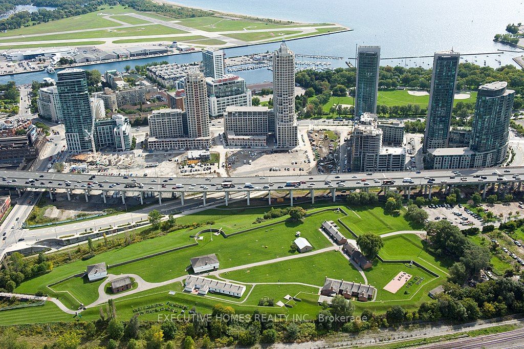 209 Fort York Blvd, #179