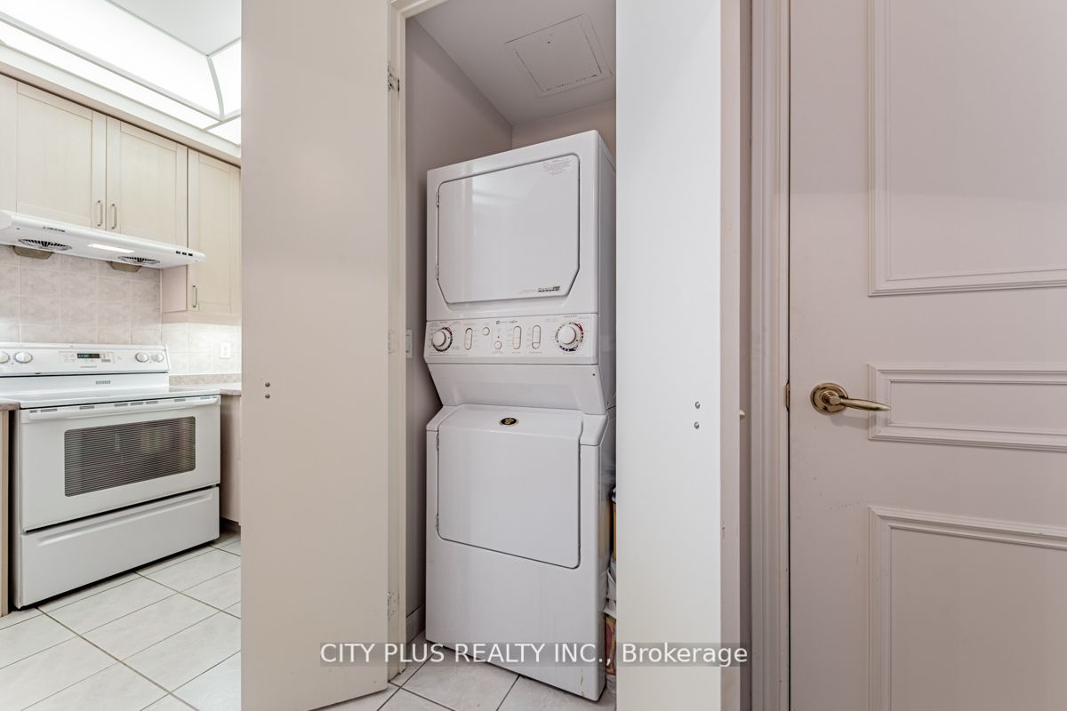 89 Skymark Dr, #3010