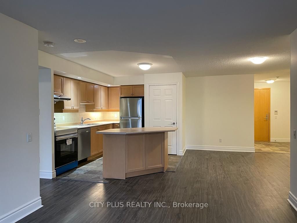 123 Eglinton Ave E, #1103