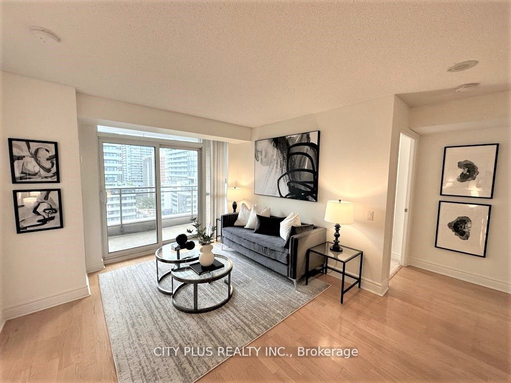 123 Eglinton Ave E, #1103