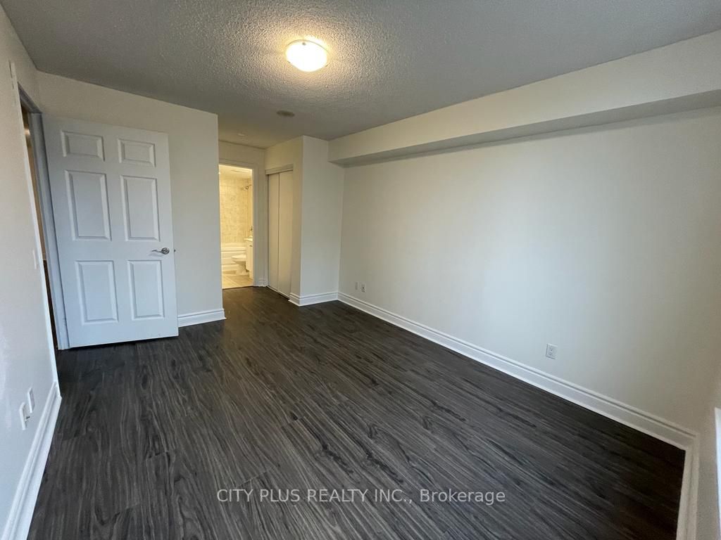 123 Eglinton Ave E, #1103