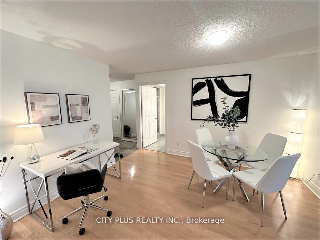123 Eglinton Ave E, #1103
