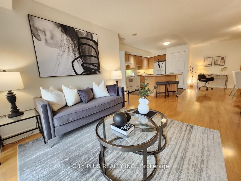 123 Eglinton Ave E, #1103