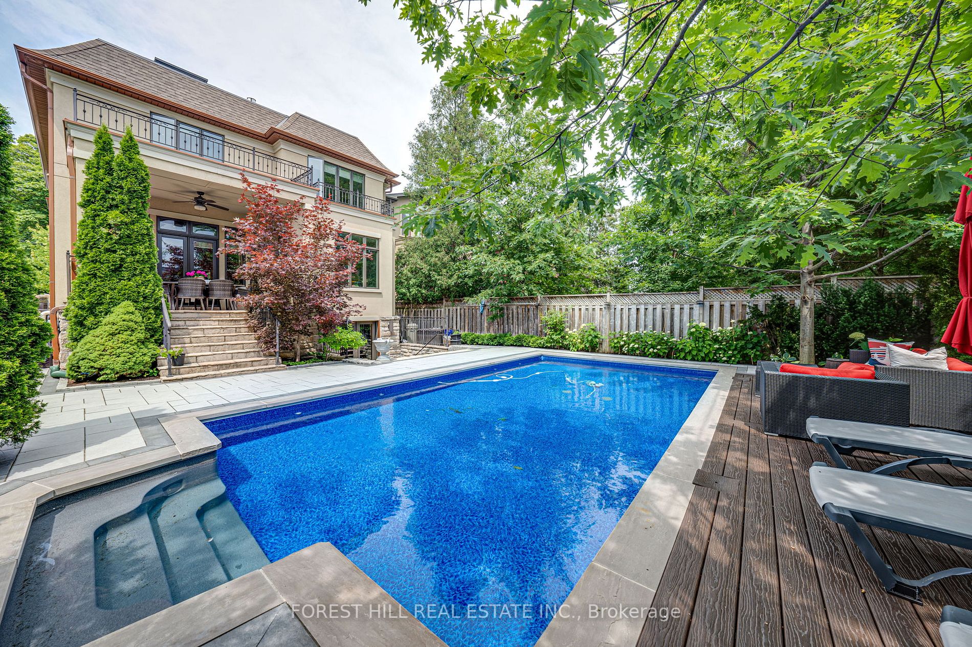669 Bedford Park