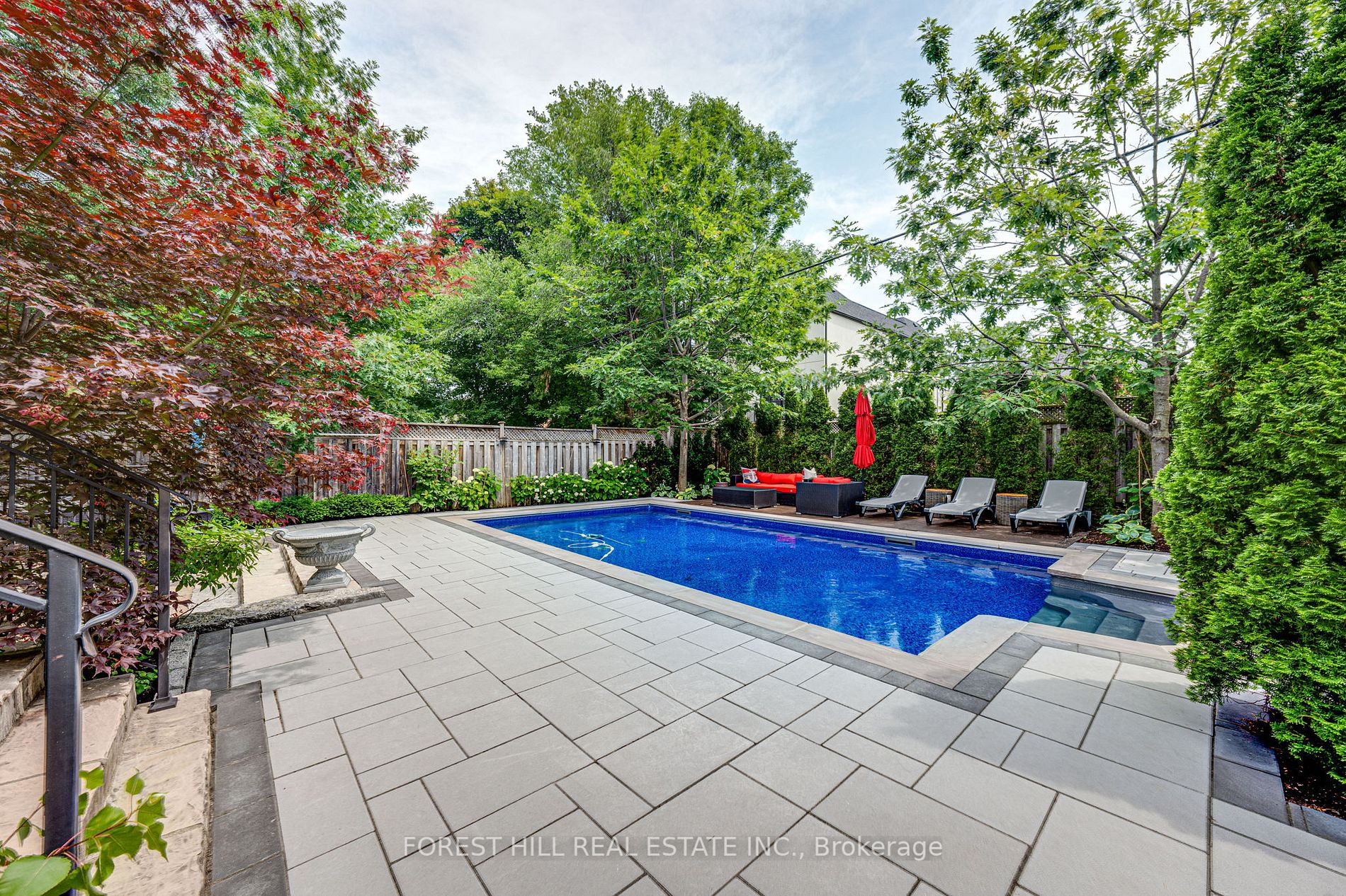 669 Bedford Park