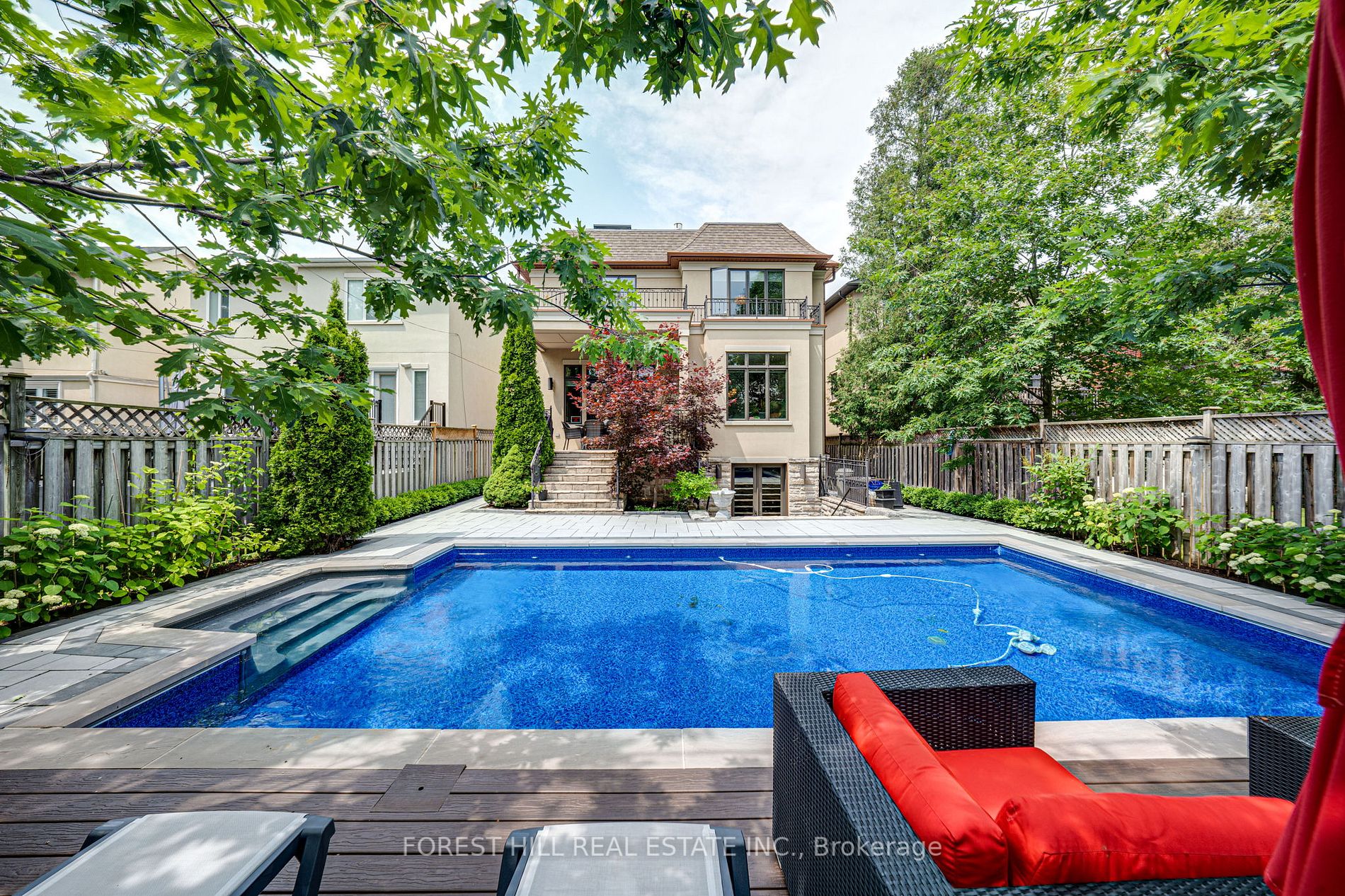 669 Bedford Park
