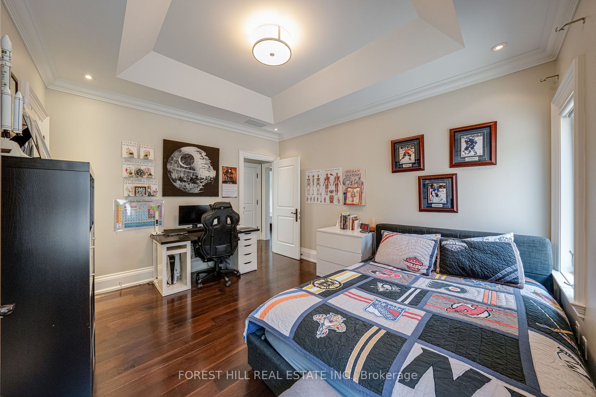 669 Bedford Park