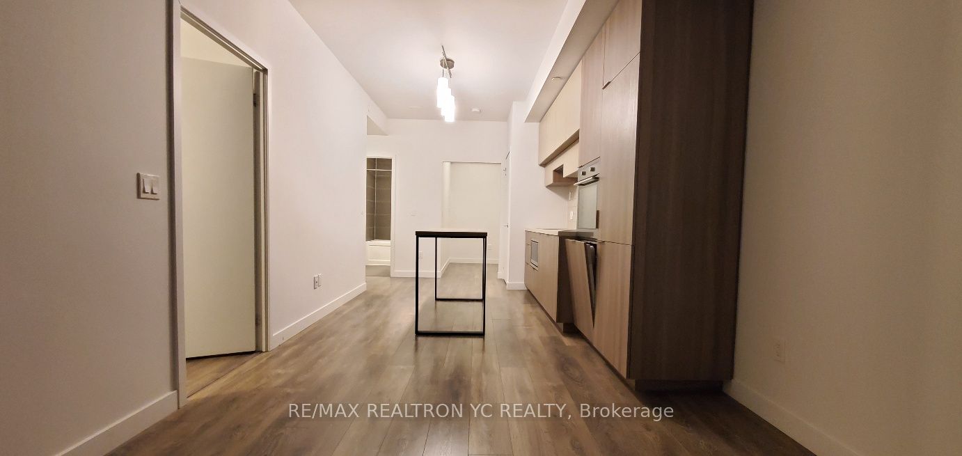 8 Eglinton Avenue E, #4101