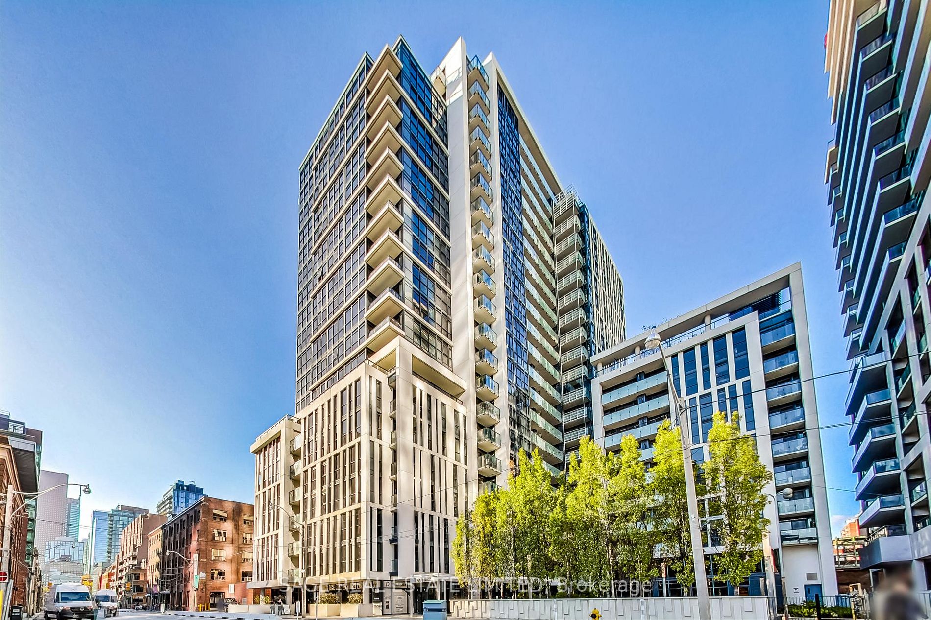 400 Adelaide St E, #211