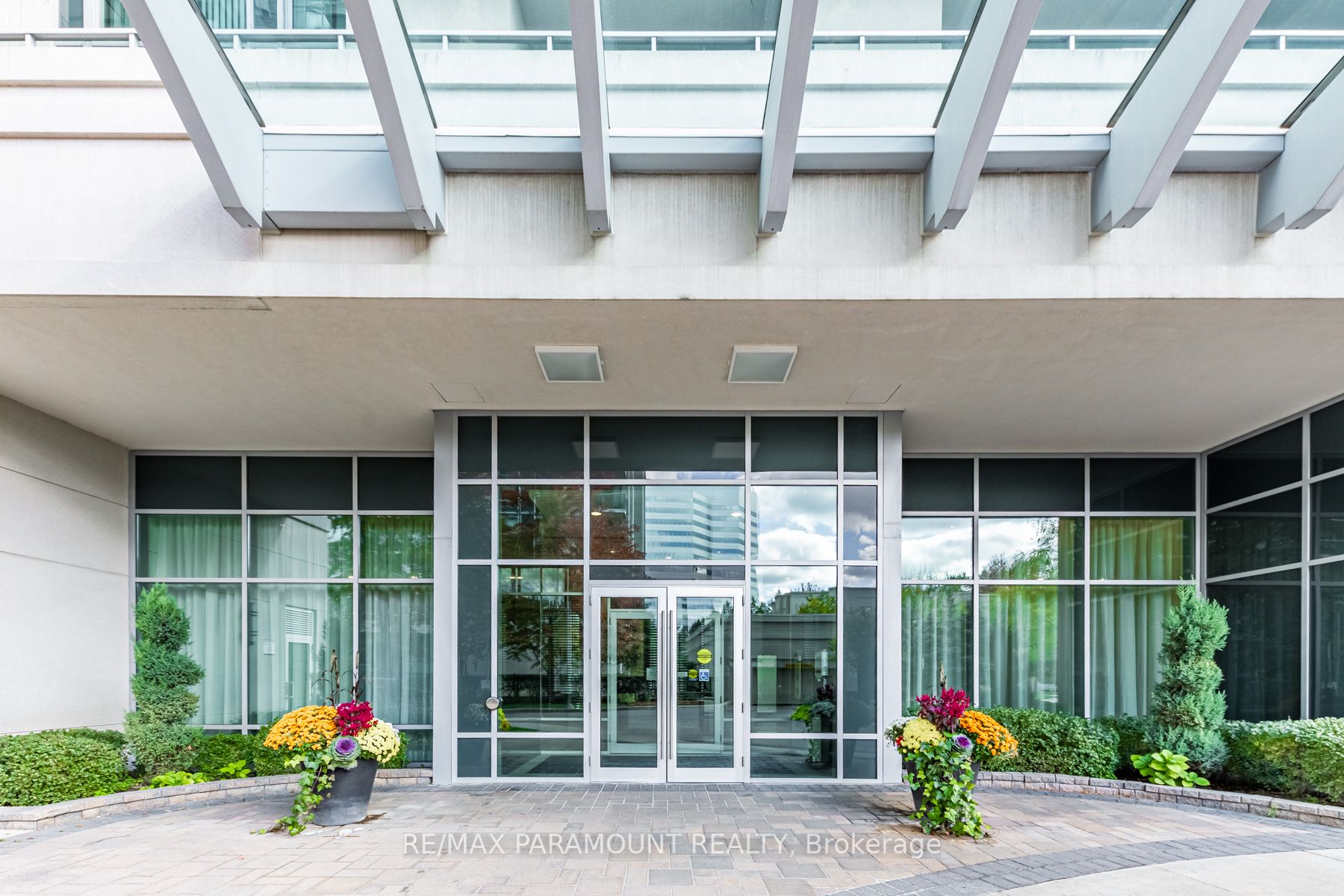 17 Anndale Dr, #915