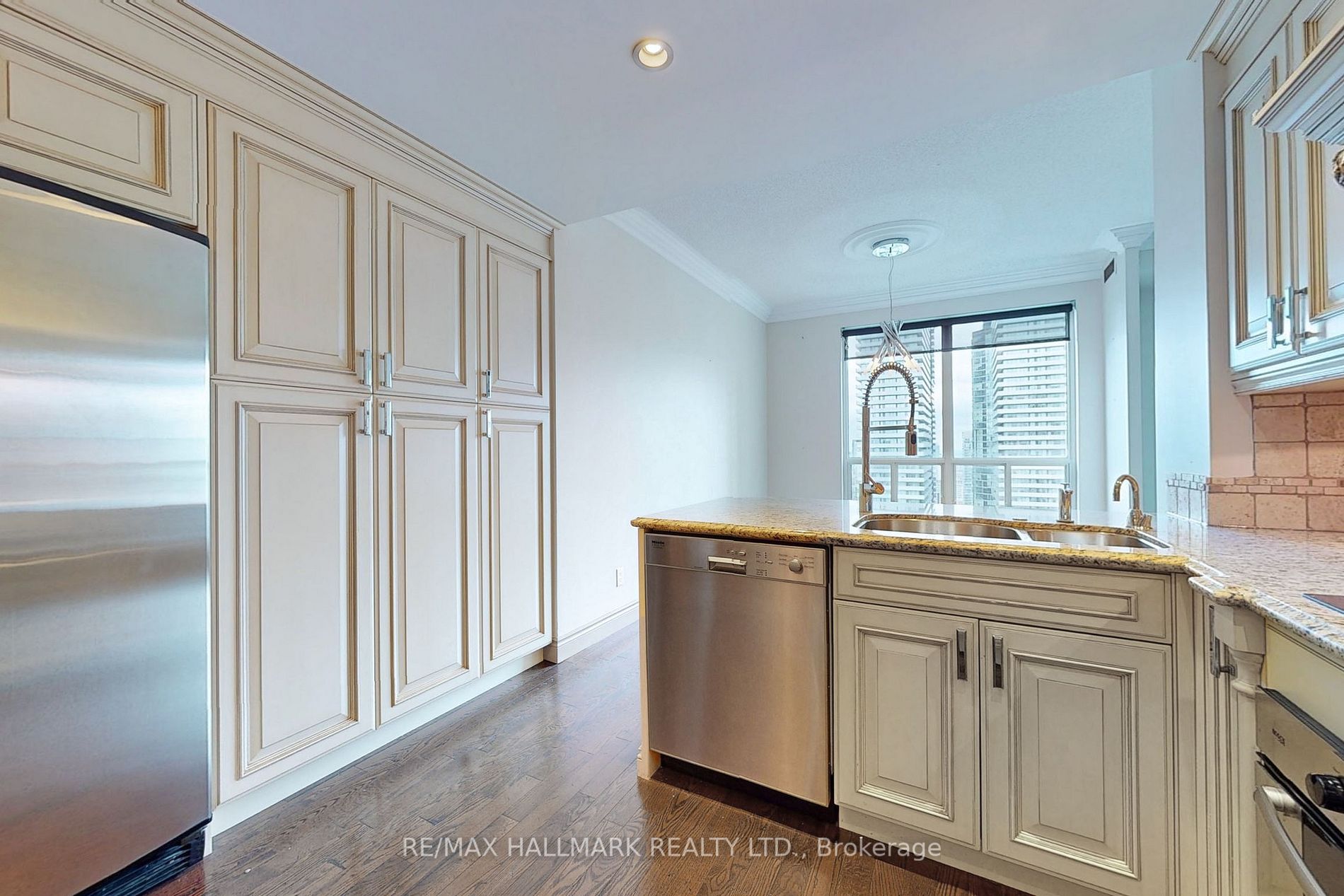 8 Park Rd, #3710